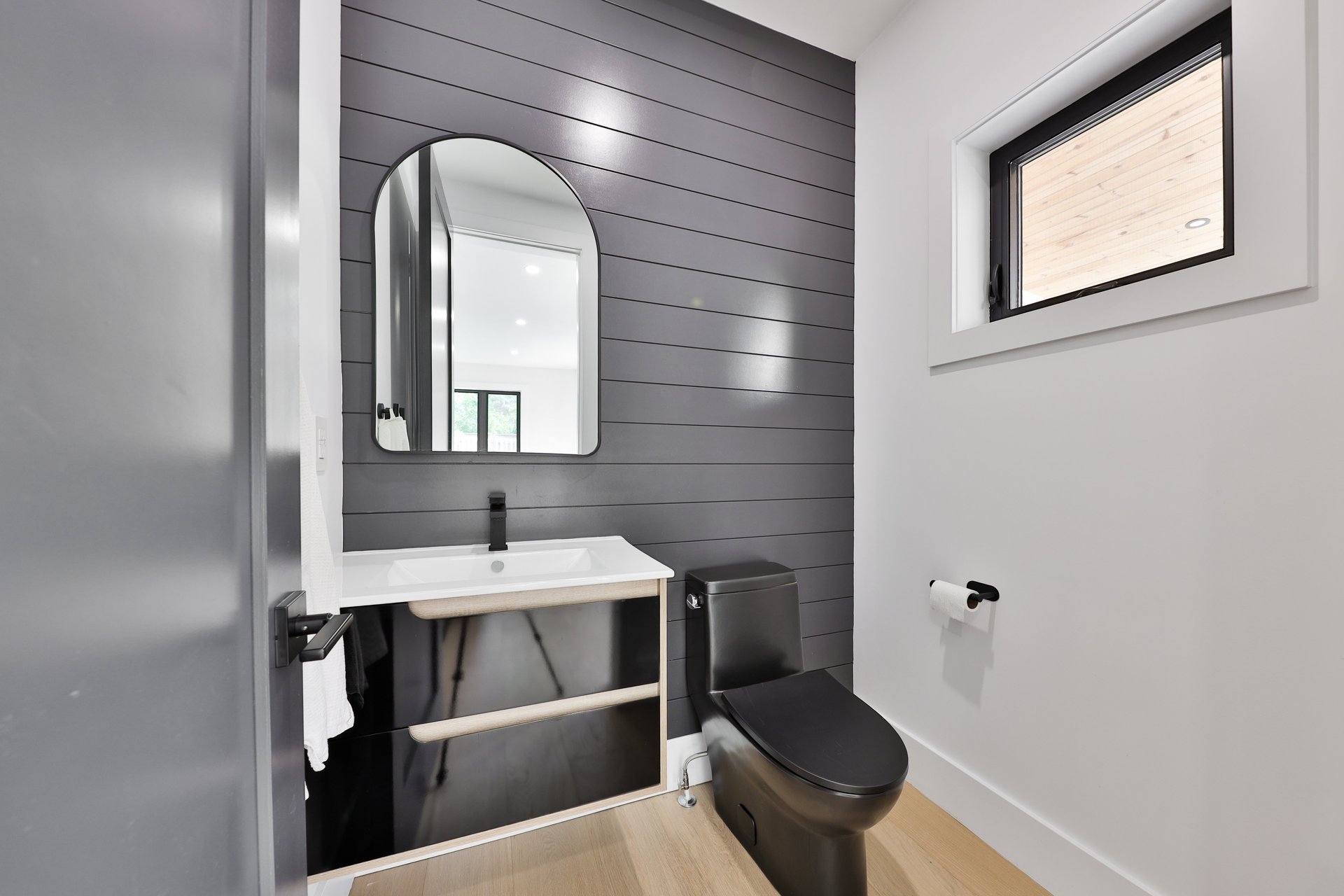 1506 Newlands Crescent, Burlington