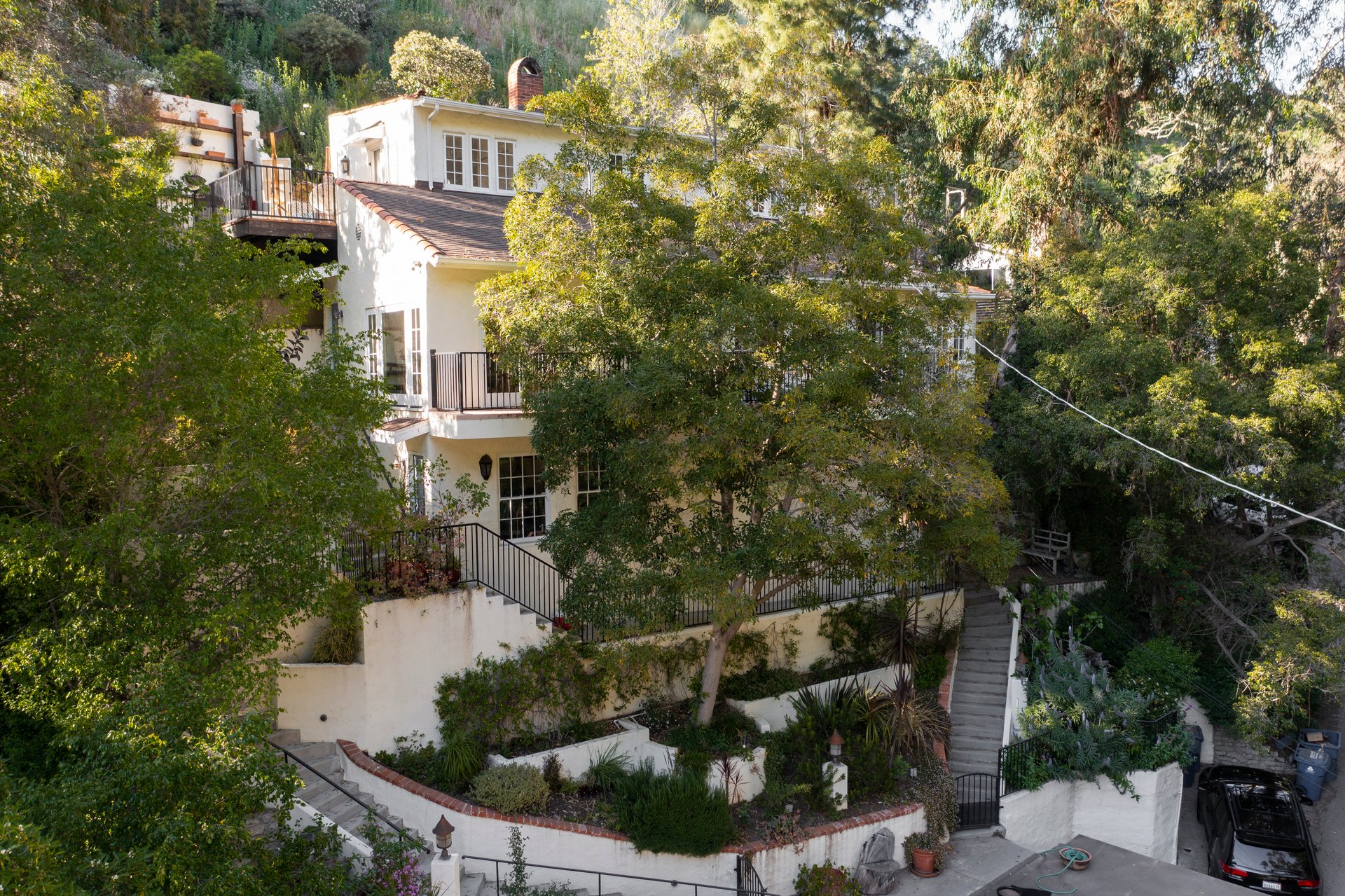 9807 Portola Dr