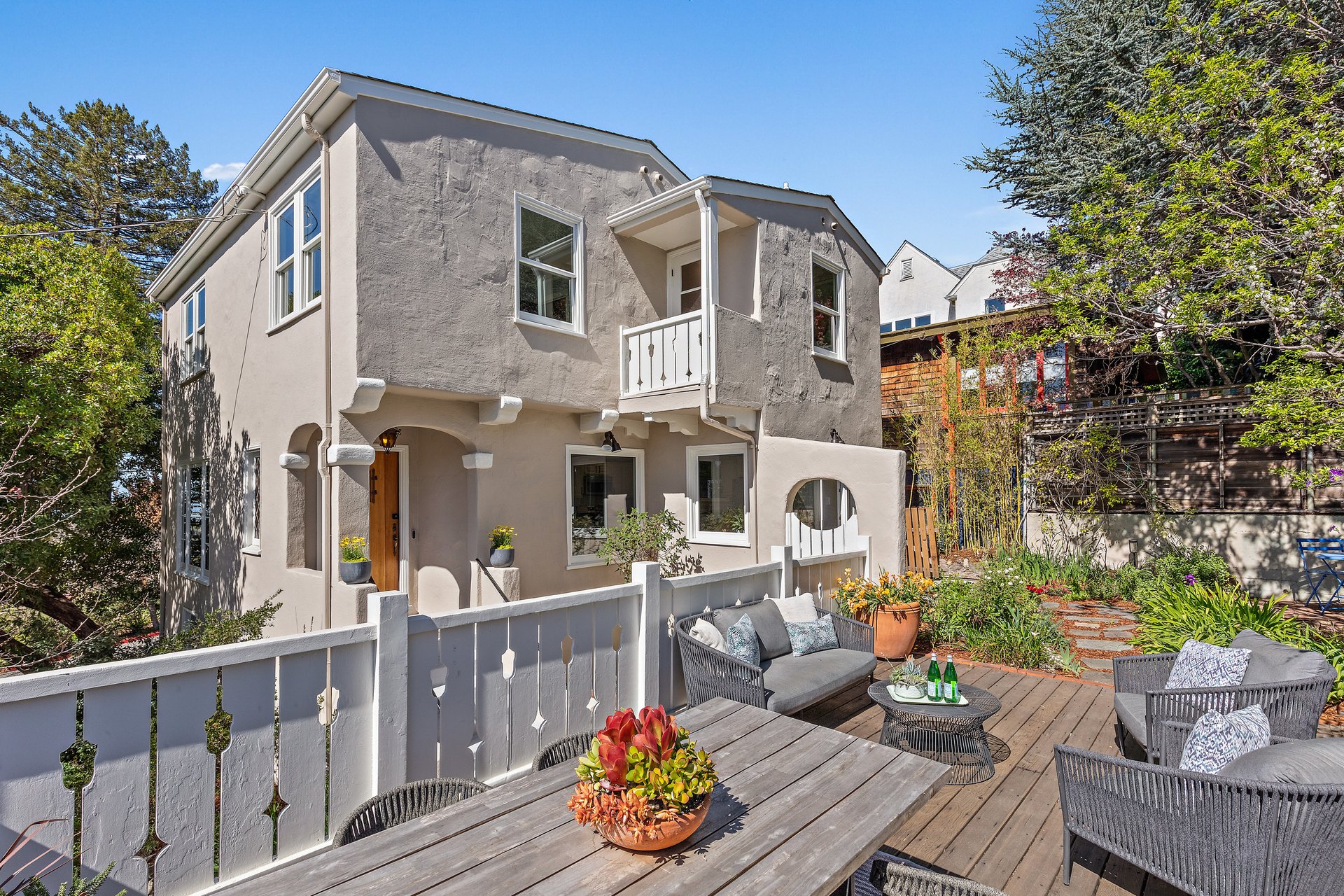 2121 Eunice Street