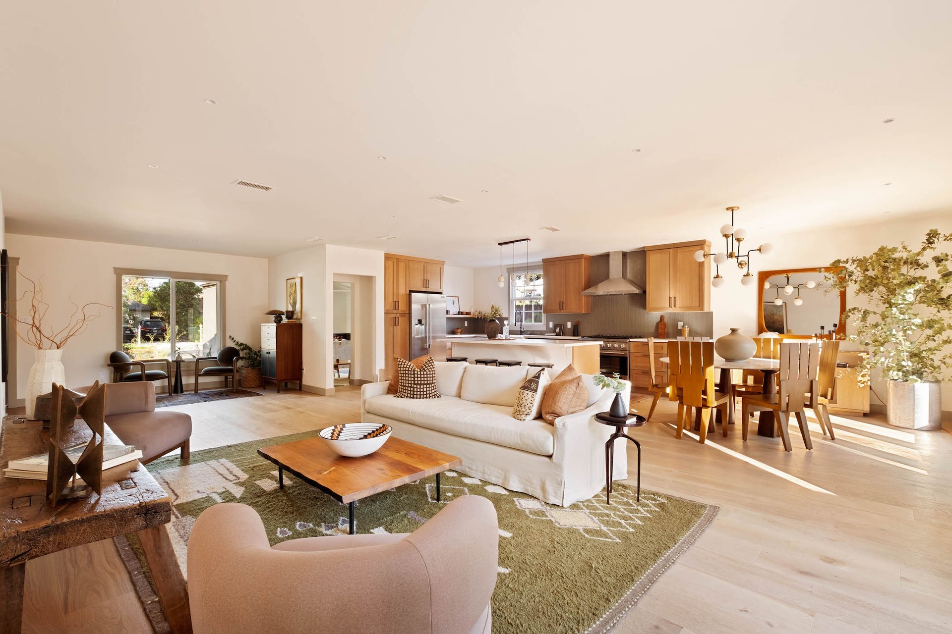 Outback Modern. Lake Balboa