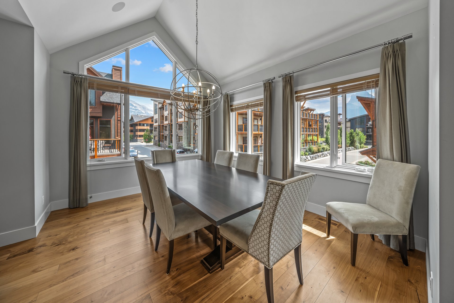 19 Creekside Mews