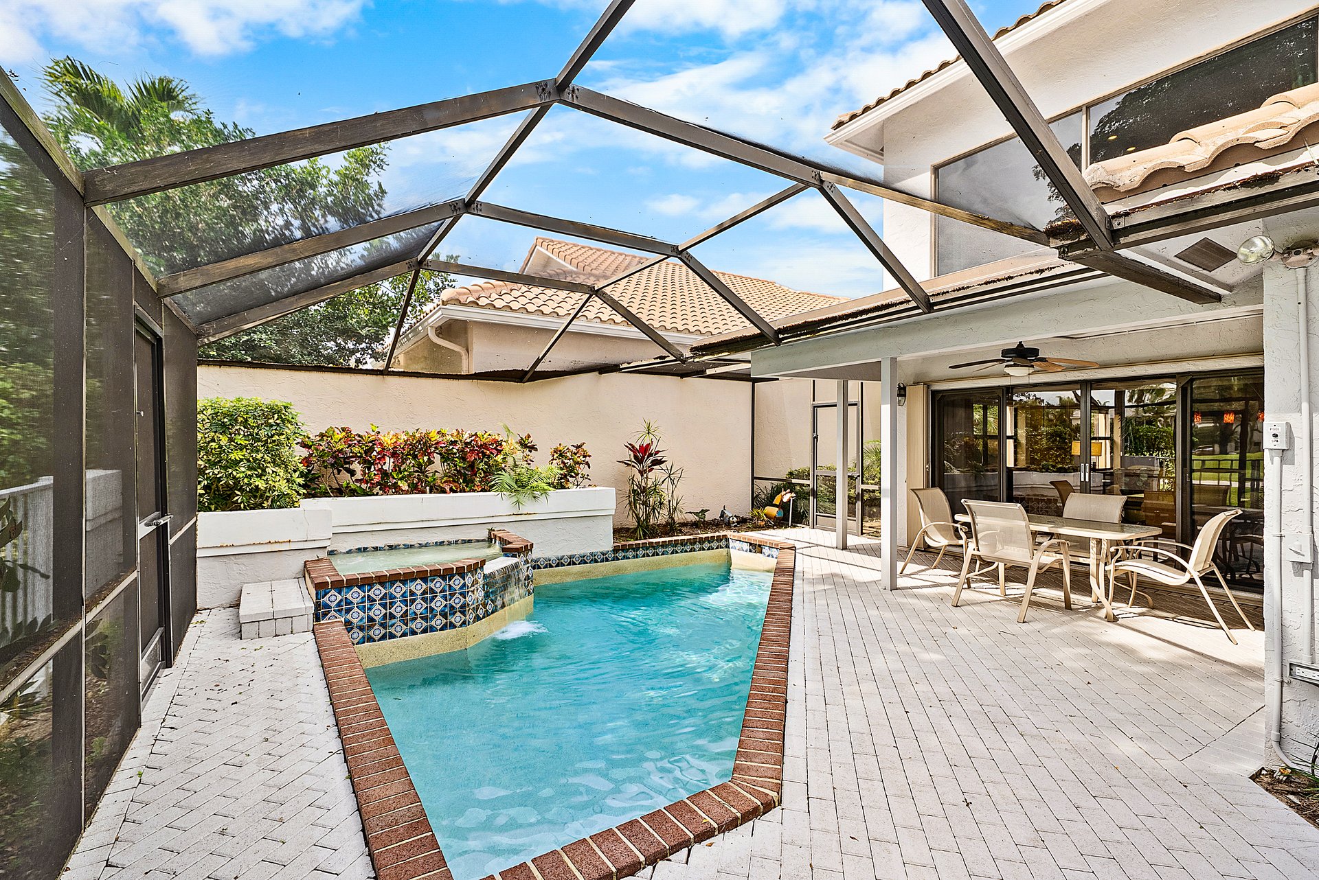 5068 Via De Amalfi Drive