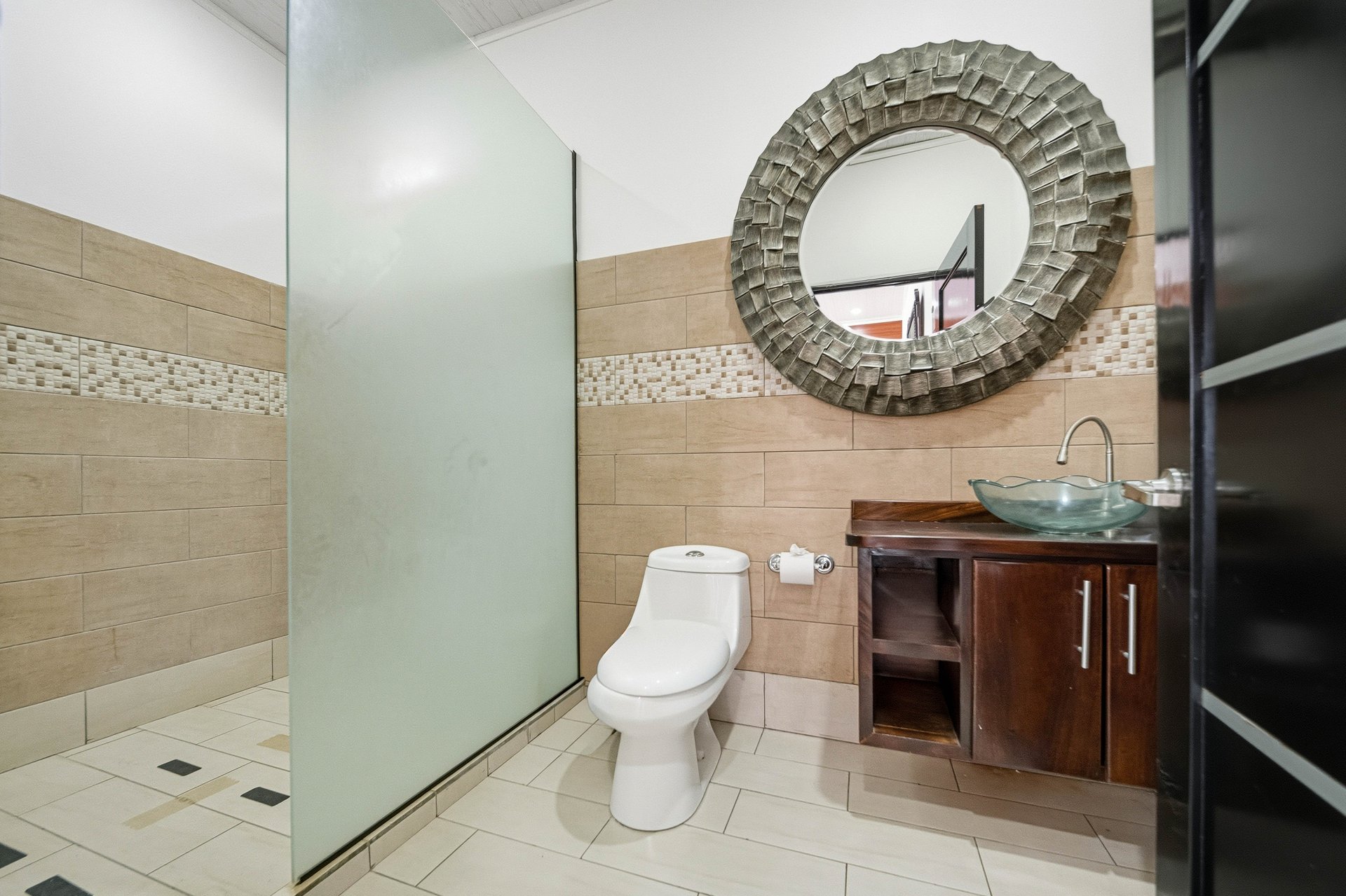 Finca Las Ventanas | Expansive Mountain View Estate Near Potrero