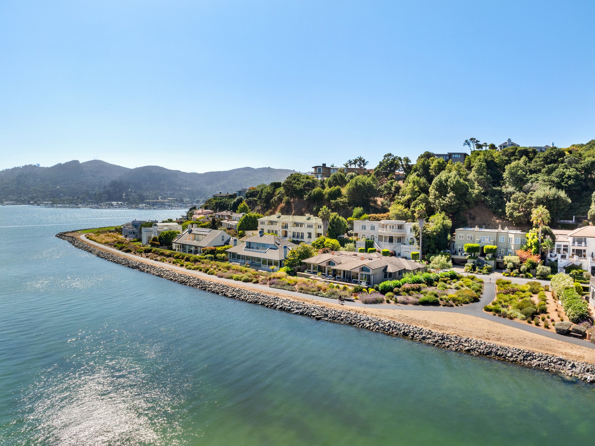 Strawberry Point Retreat with Exceptional Bay Views