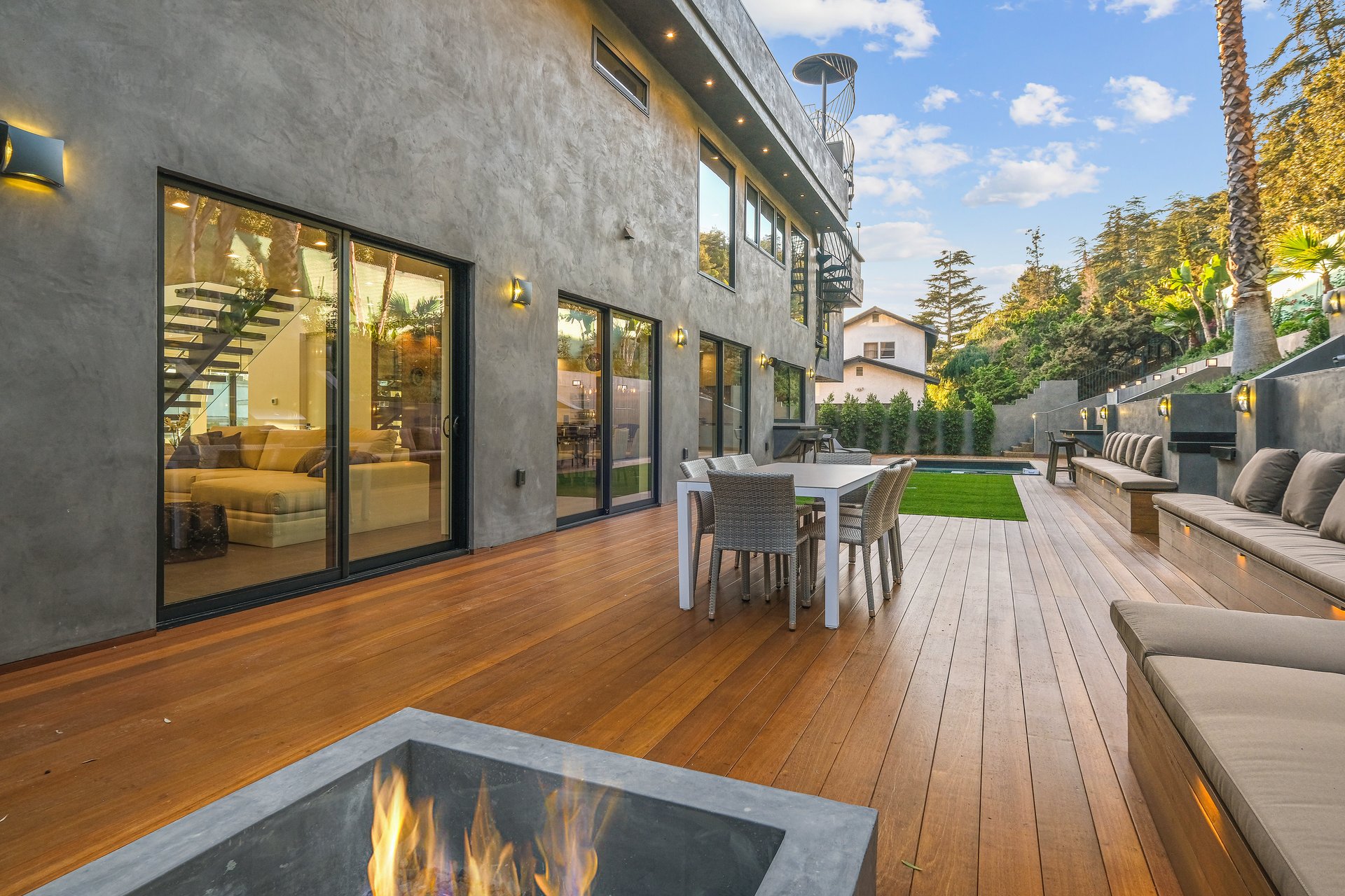 7911 Oceanus Dr, Hollywood HIlls