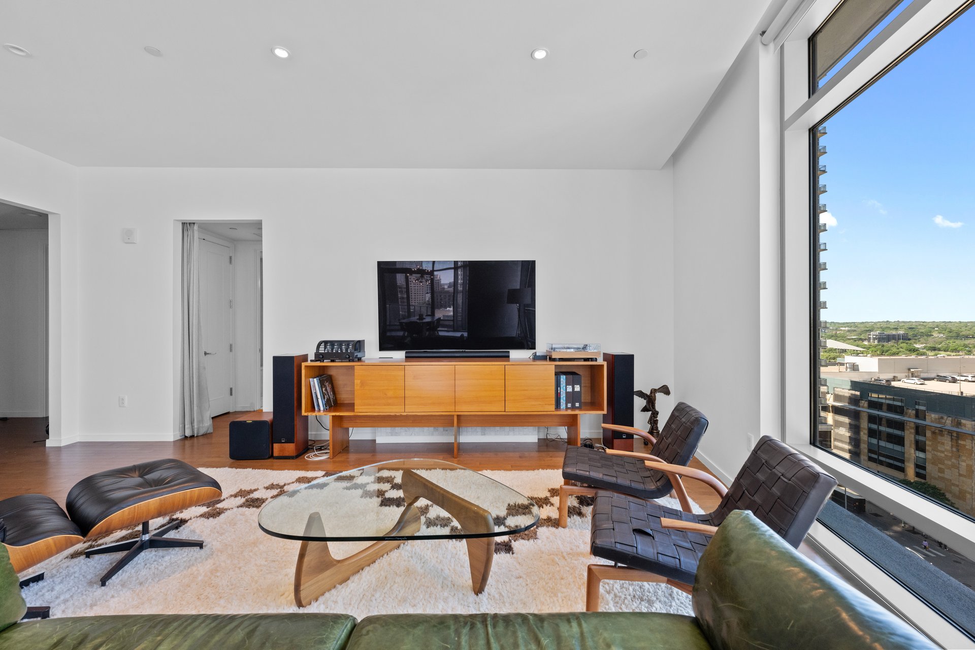 200 Congress Ave #12E