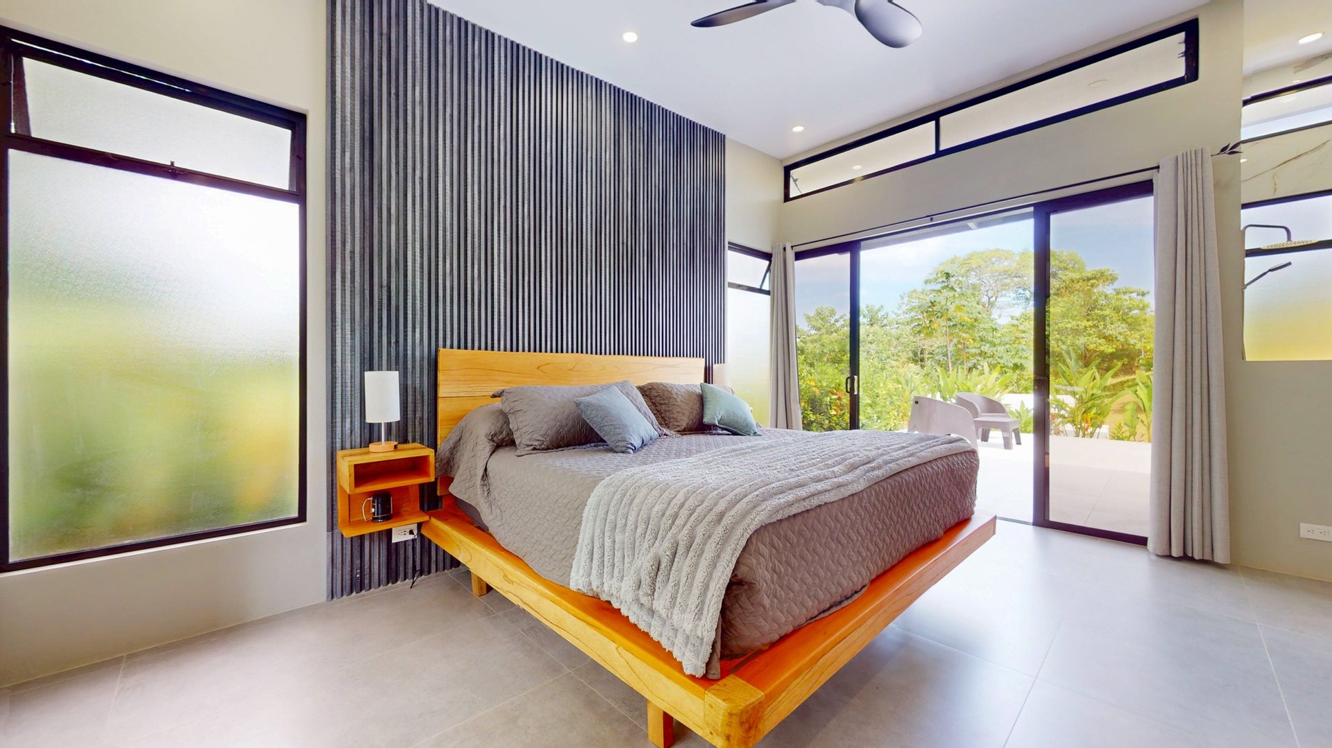 Private Modern Home in Ojochal, Costa Rica with Heated Saltwater Pool & Solar Backup