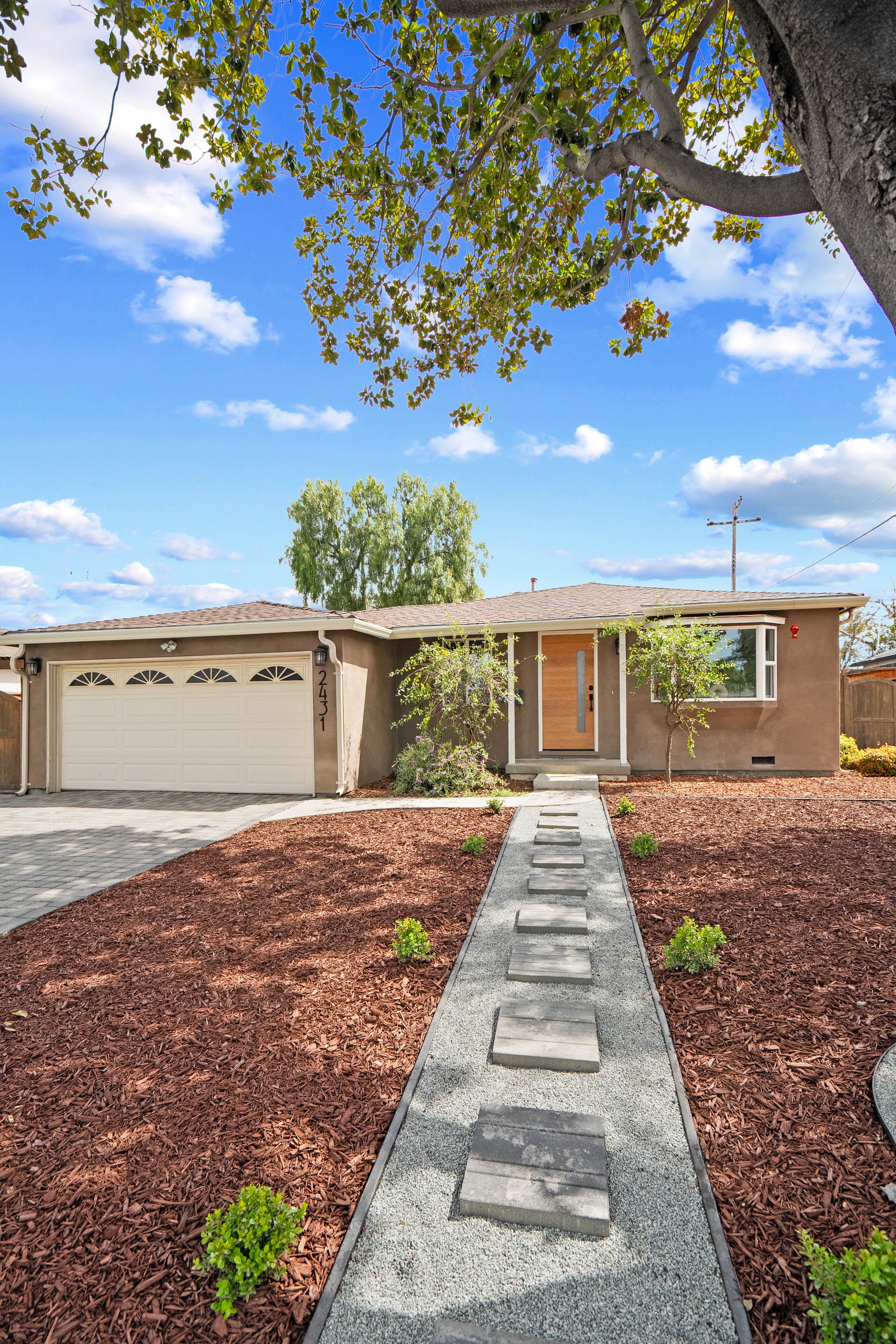 2431 Pilot Knob DR