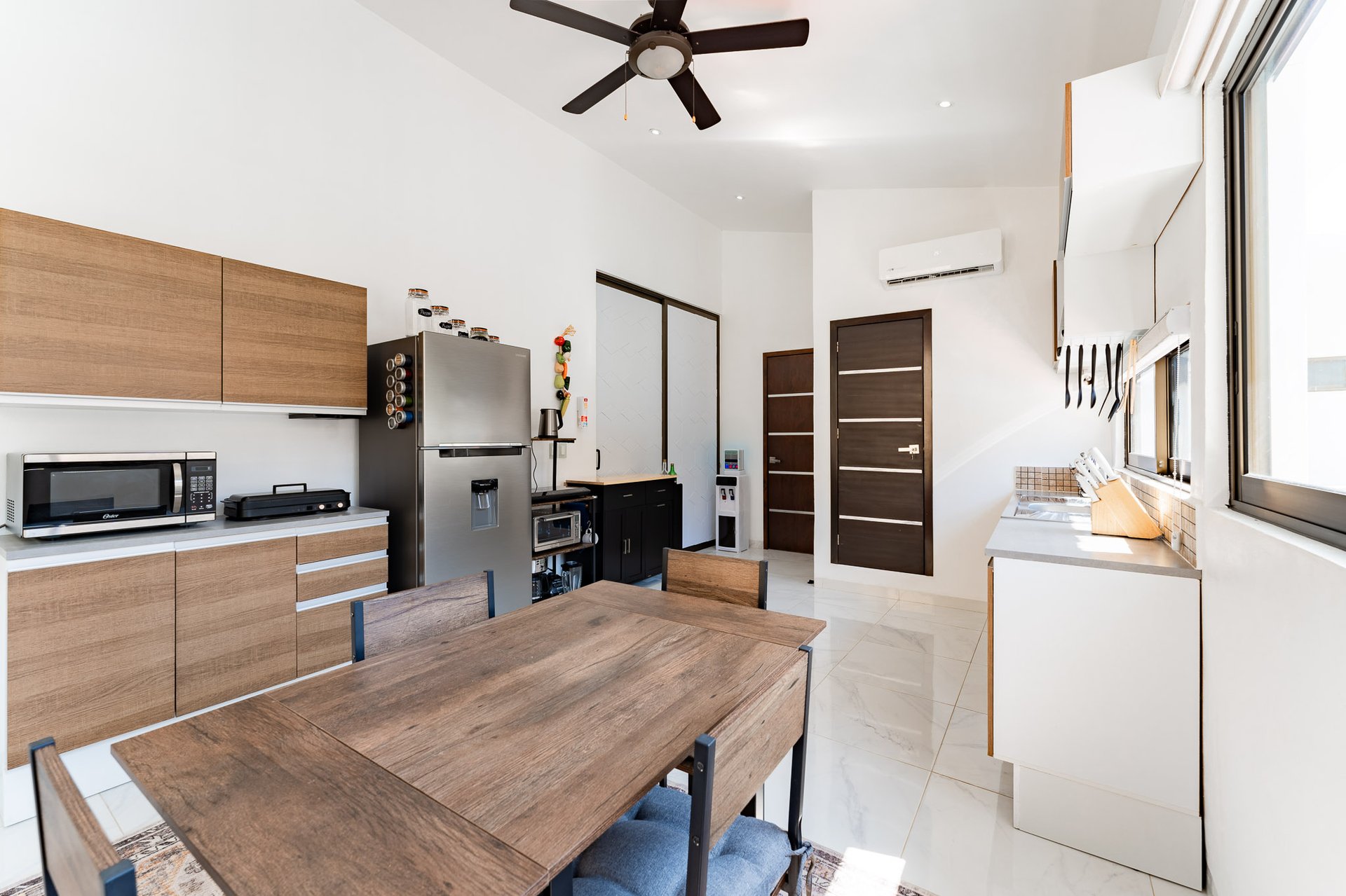 5 bedrooms, Single Family Homes, Villa de Caballos