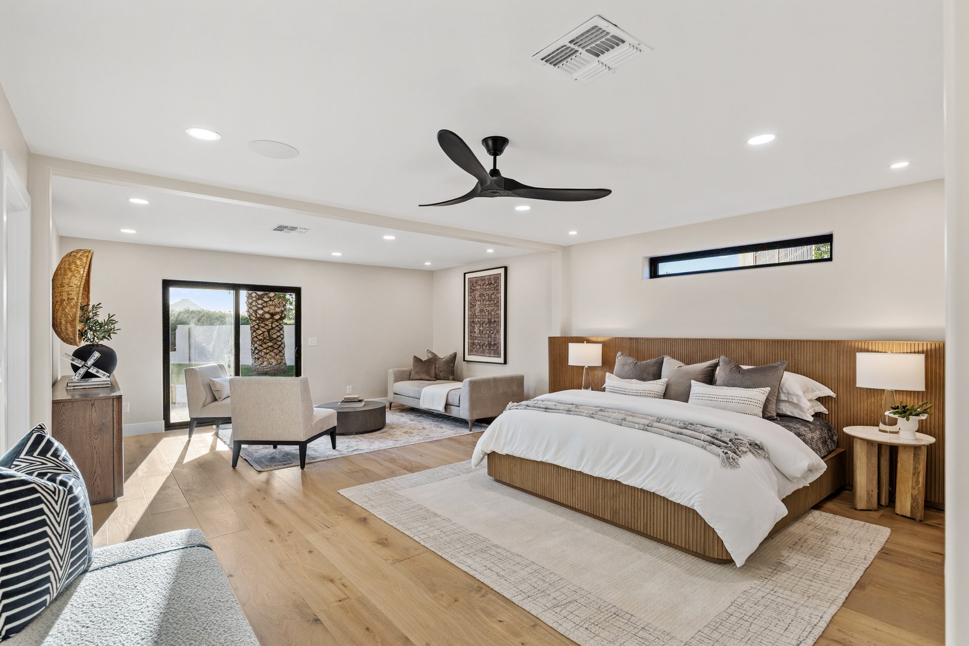 8436 N VIA LINDA