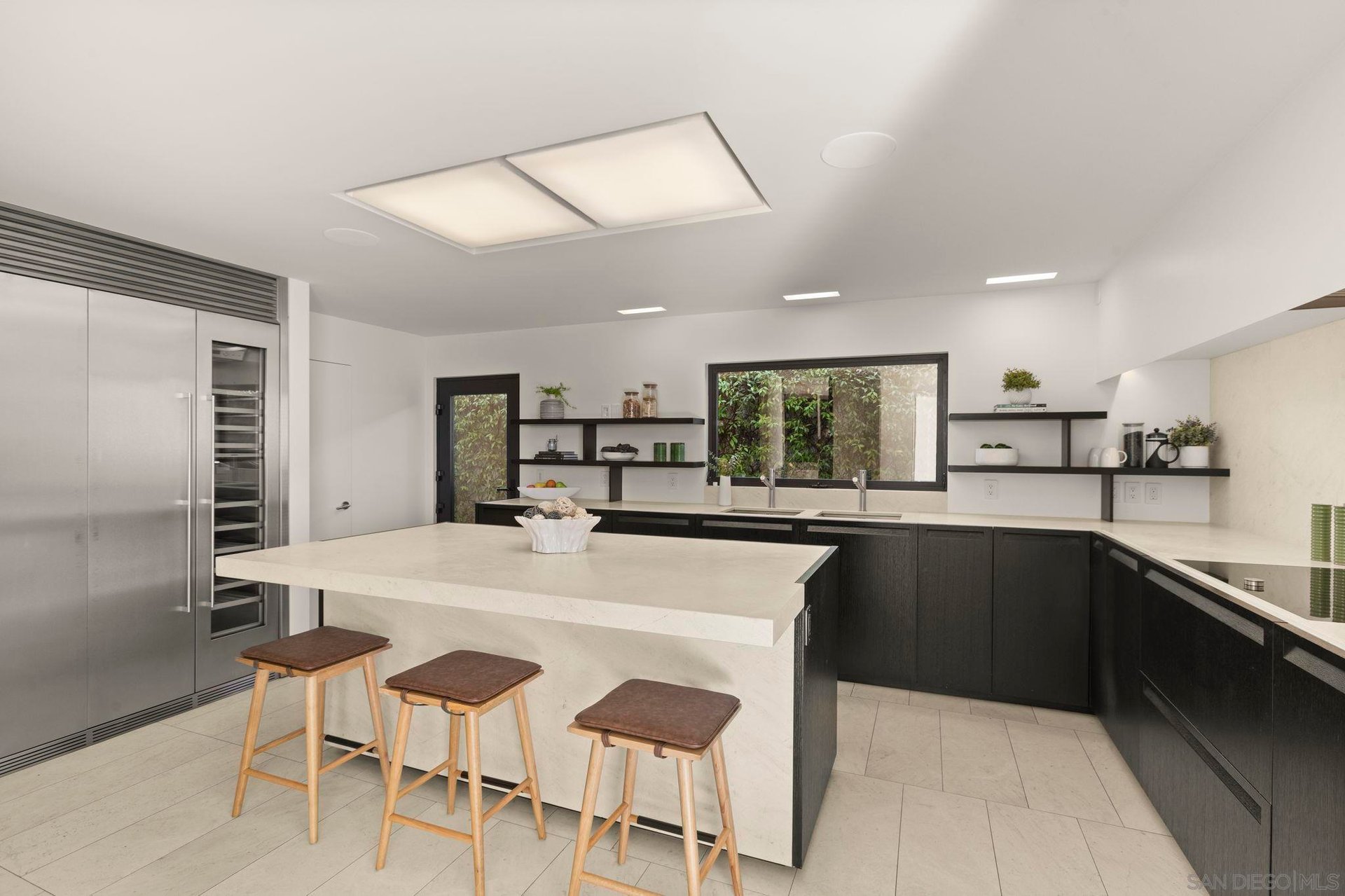 5811 Box Canyon Rd. La Jolla, CA