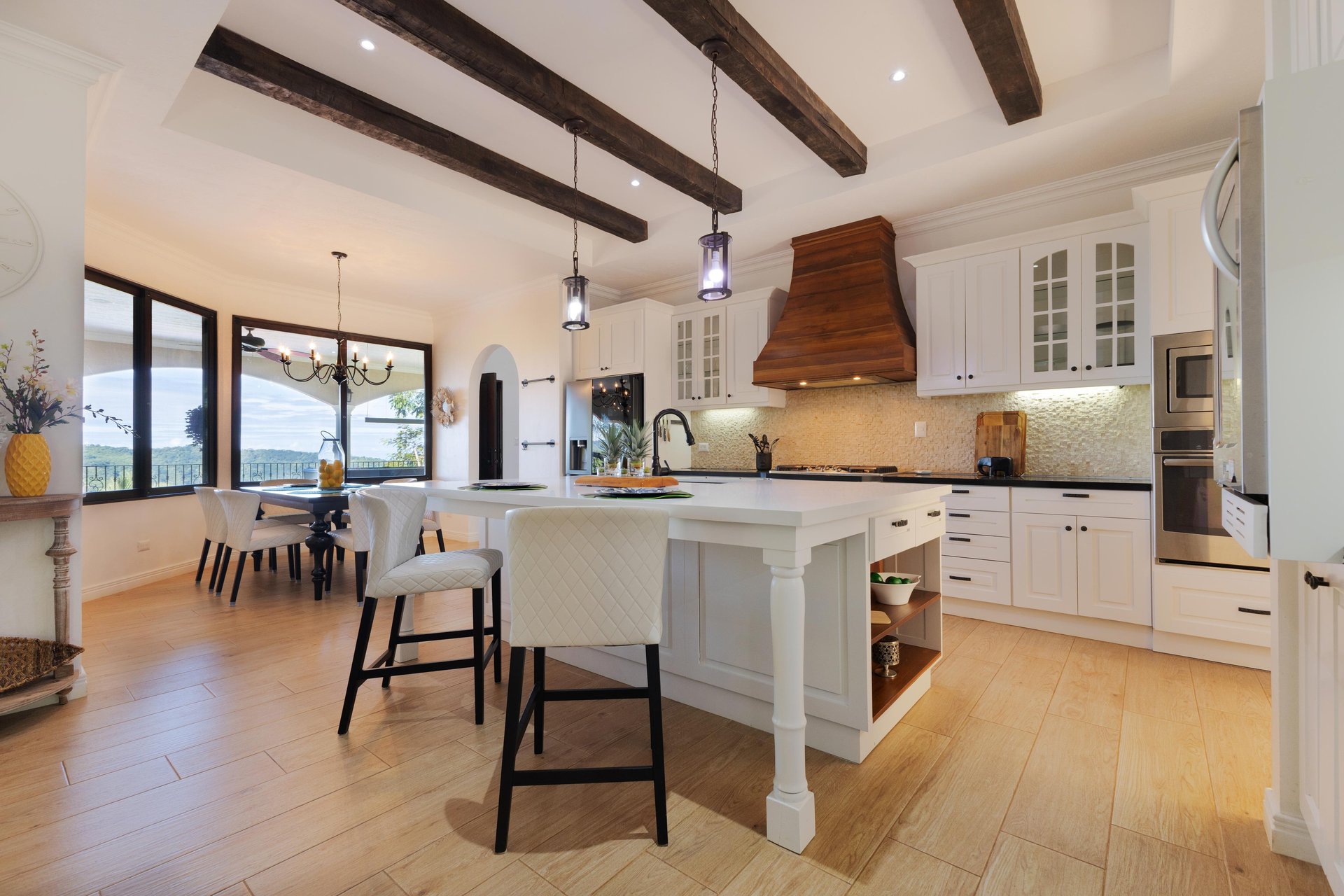 CASA ORQUIDEA – LUXURY HOME WITH OCEAN VIEWS IN GATED COMMUNITY