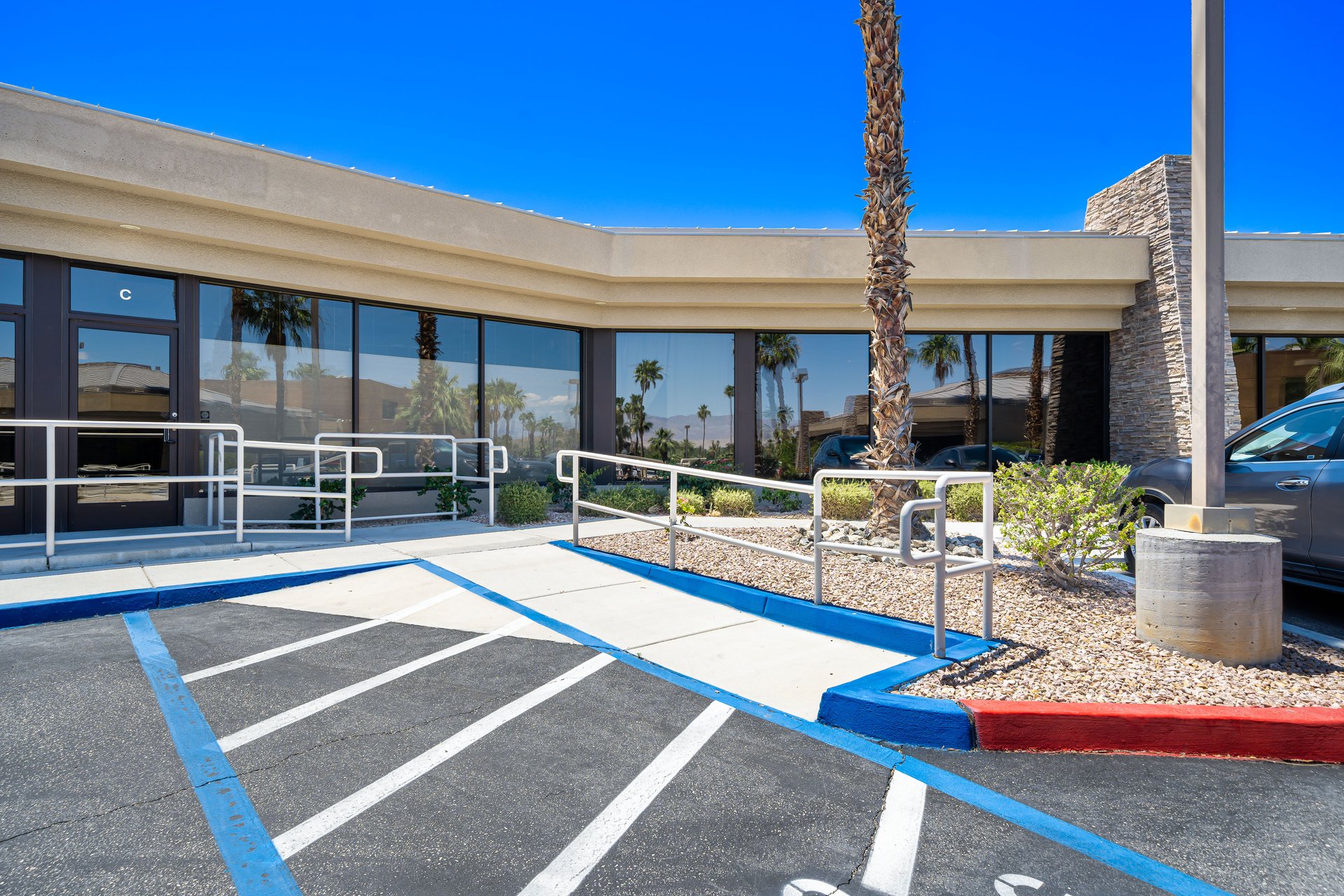 Desert Square - Suite D