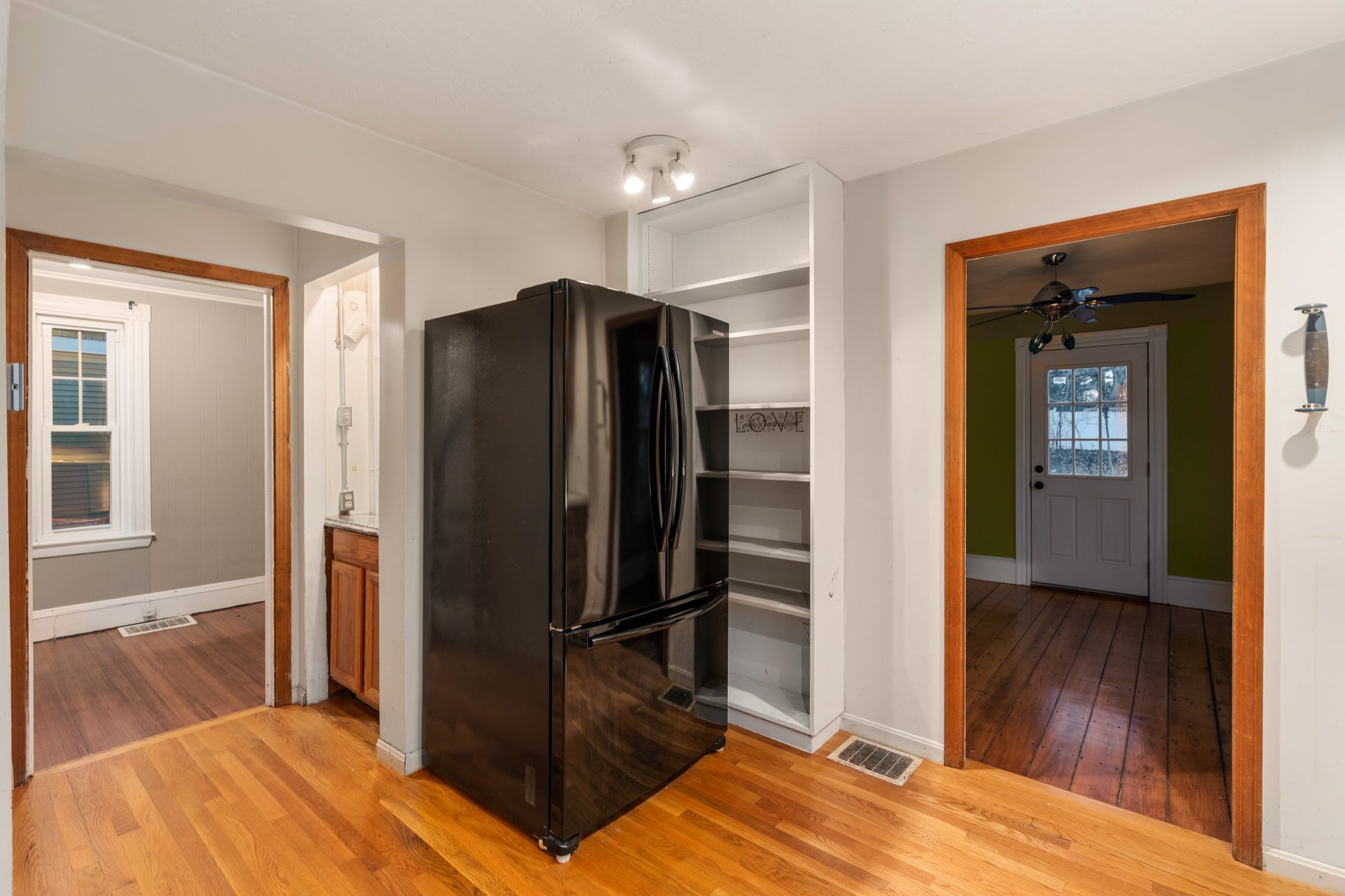 21A School St