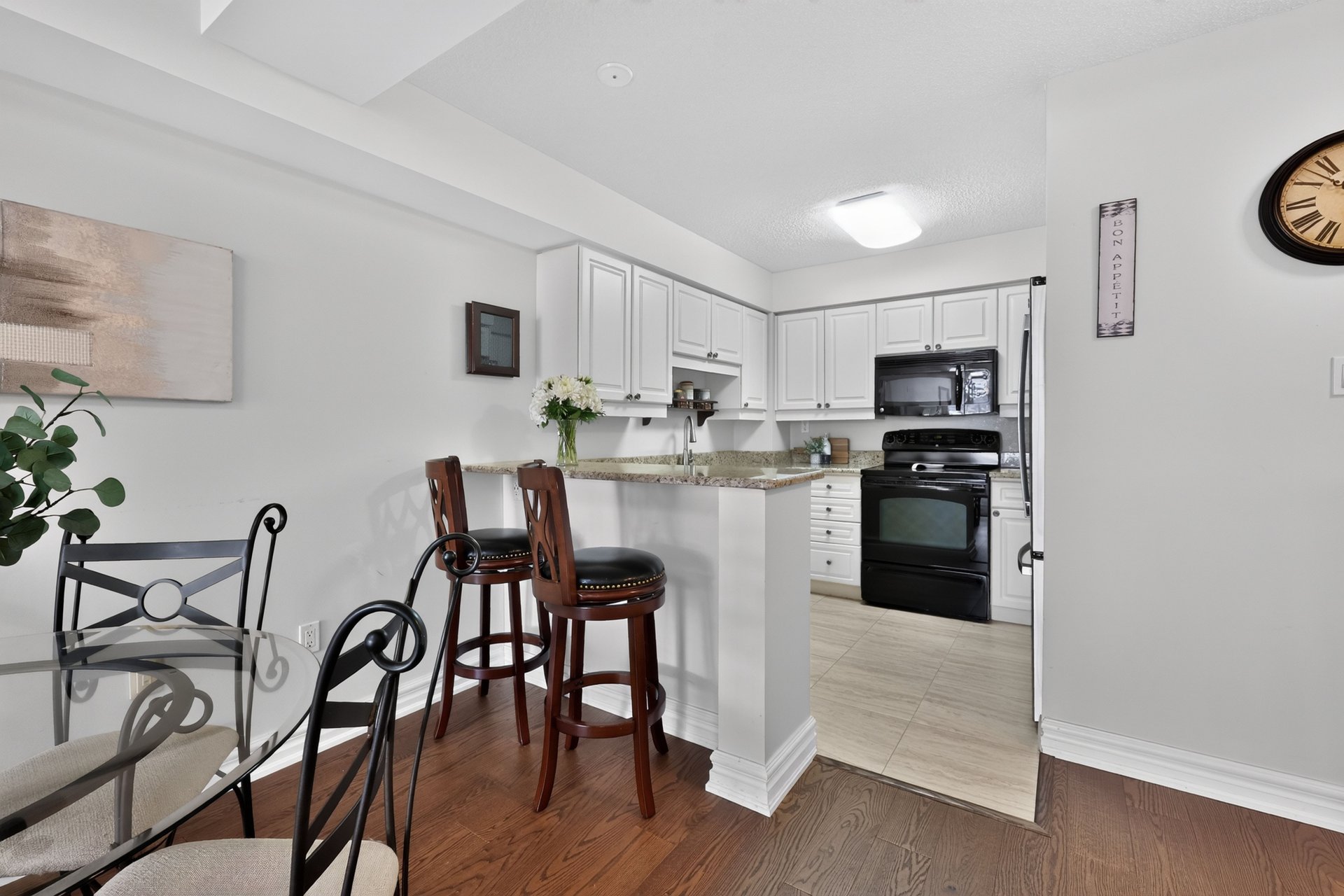211-221 Robinson Street, Oakville