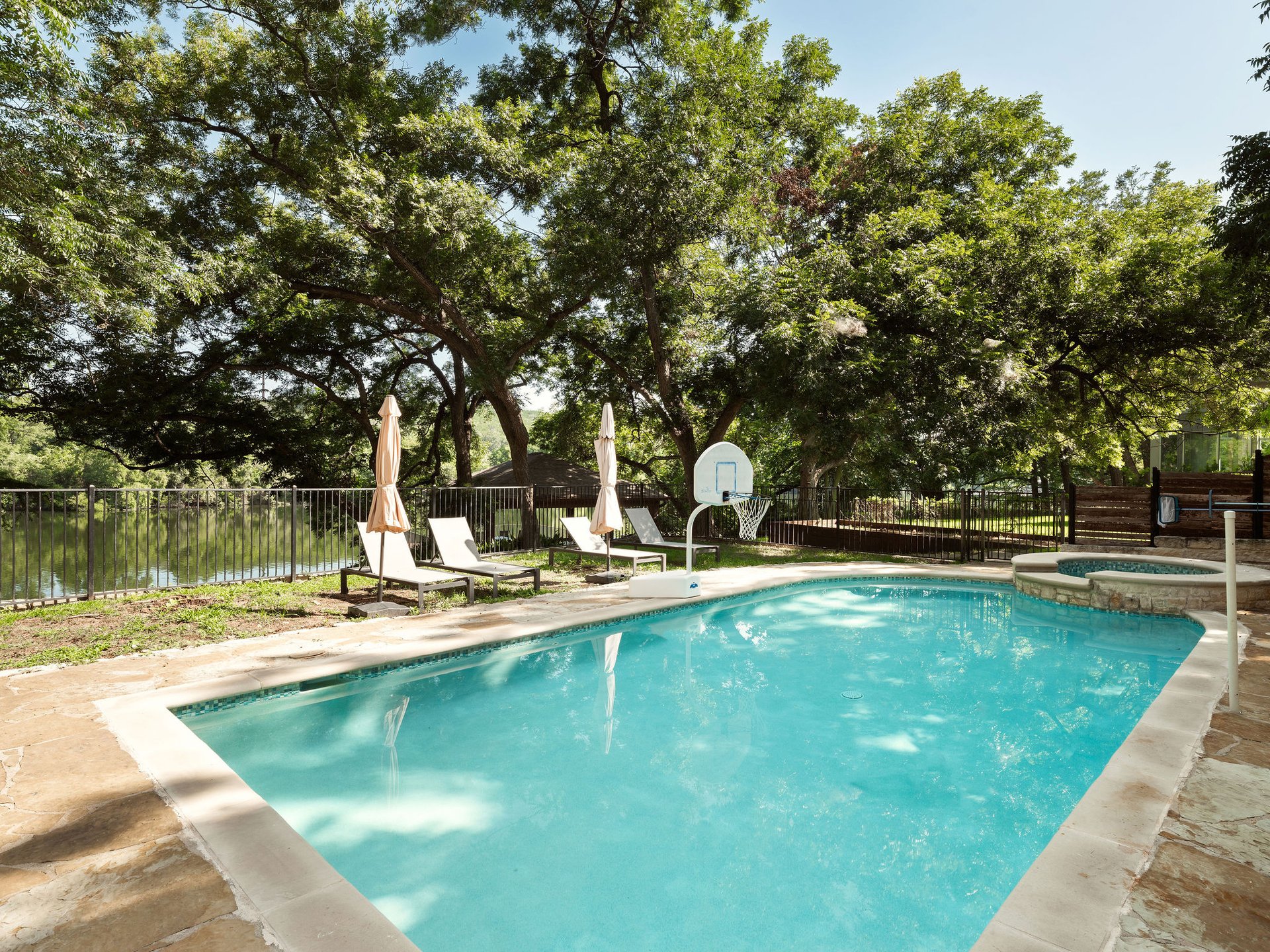 1210 Bruton Springs Rd