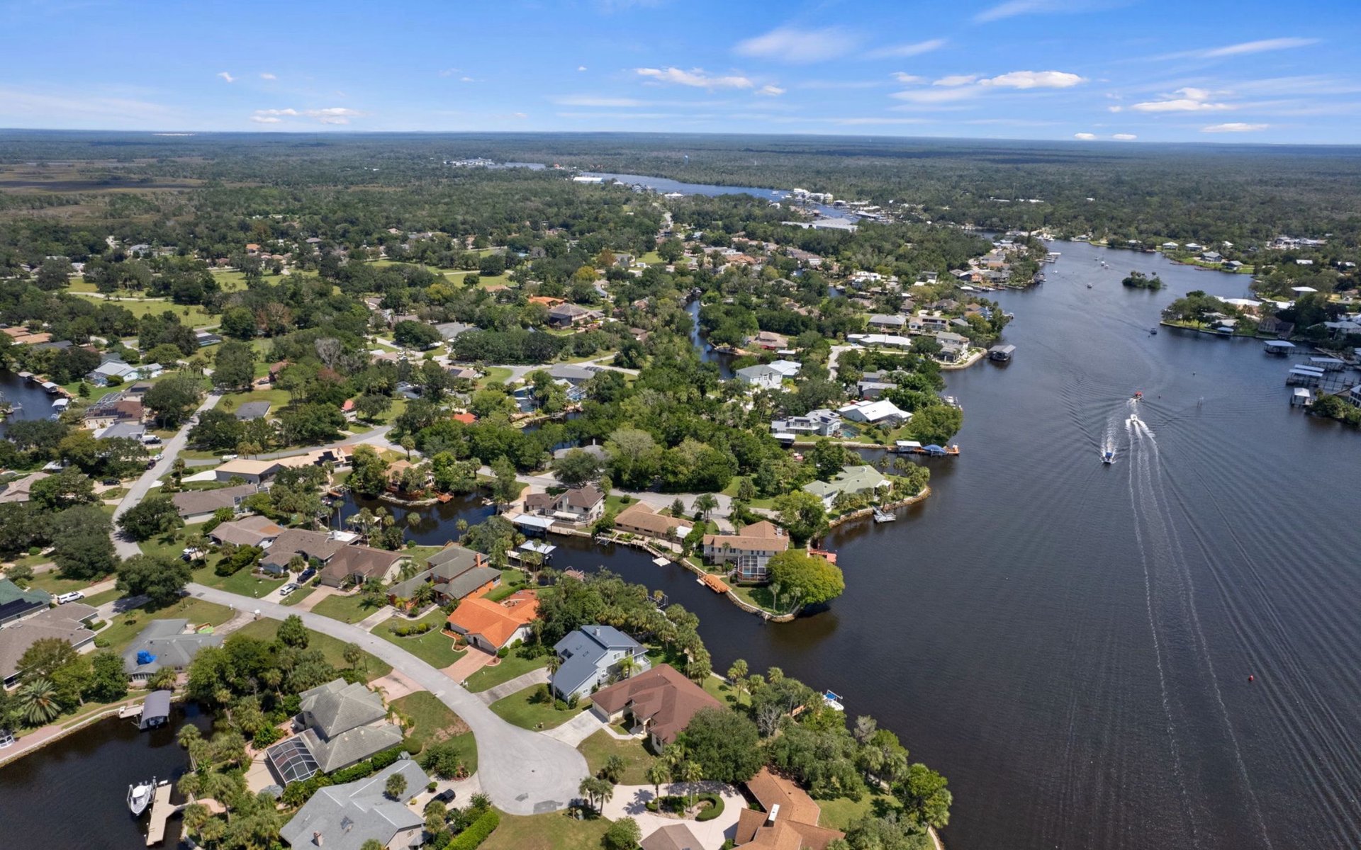 Explore Florida Neighborhoods | Trotter Realty