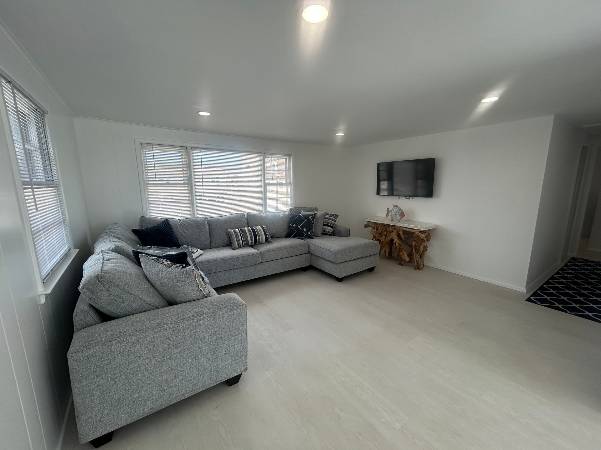 242 W 14th St. (upstairs unit) 