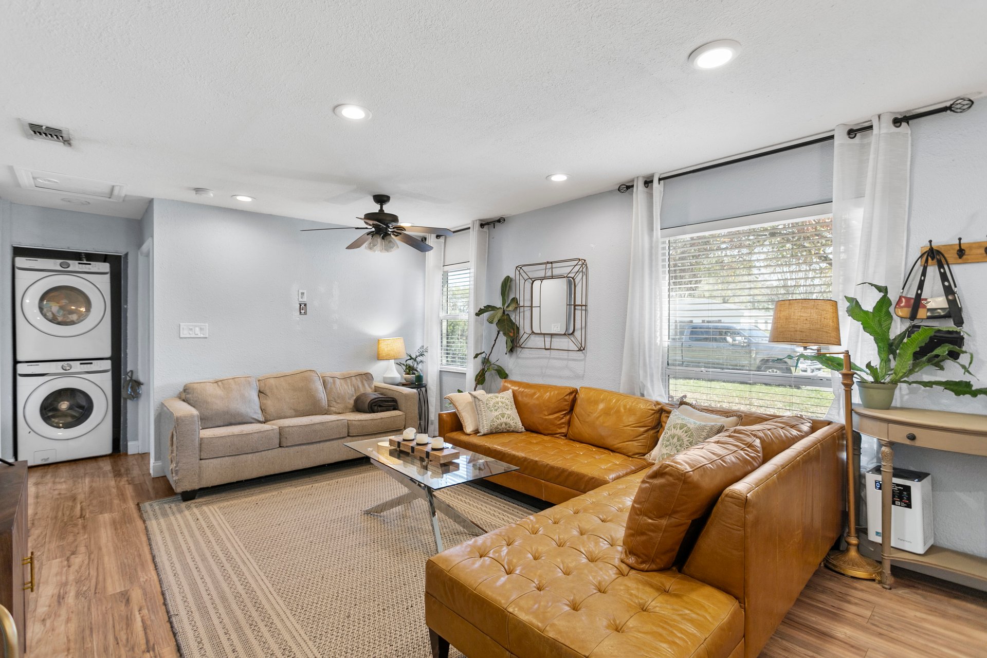 3913 W WALLACE AVE