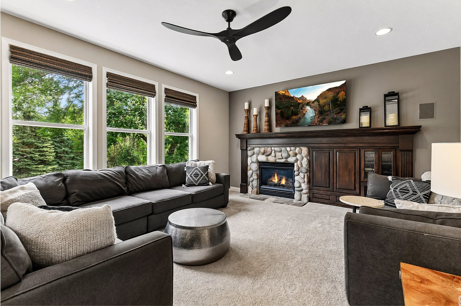 Stunning 2-Story in Springfield Community