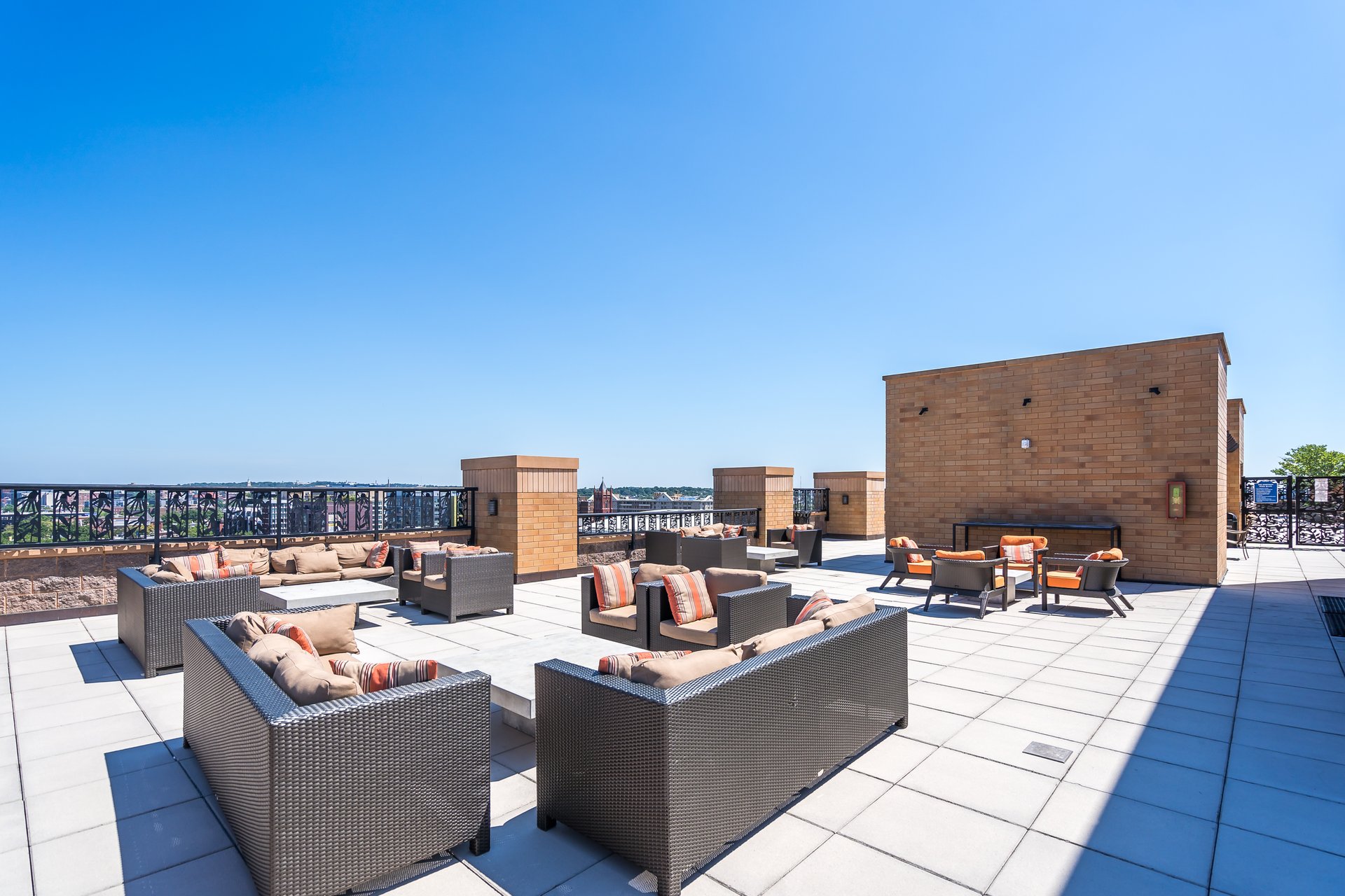910 M St NW #1008