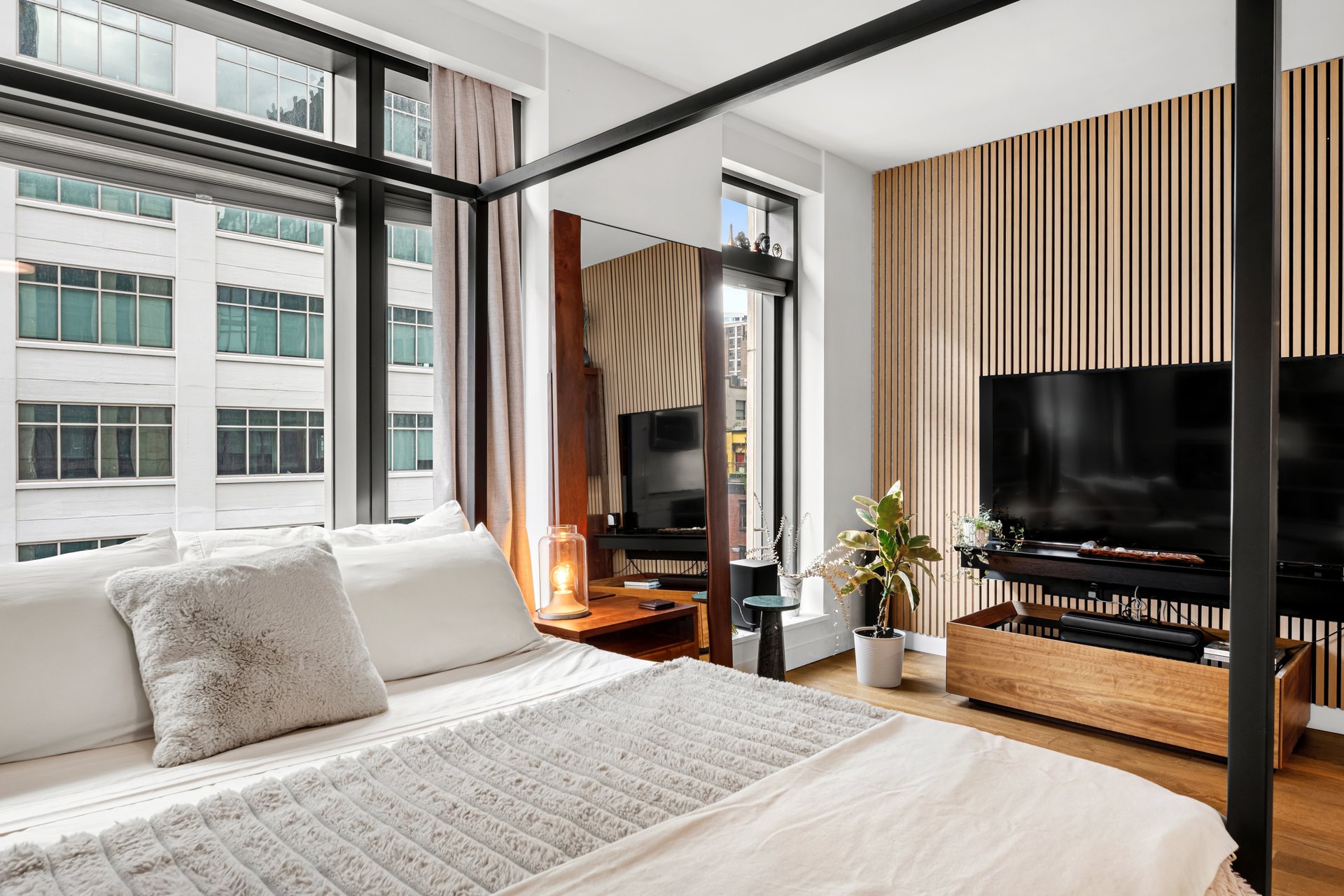 99 HUDSON ST Unit: 402