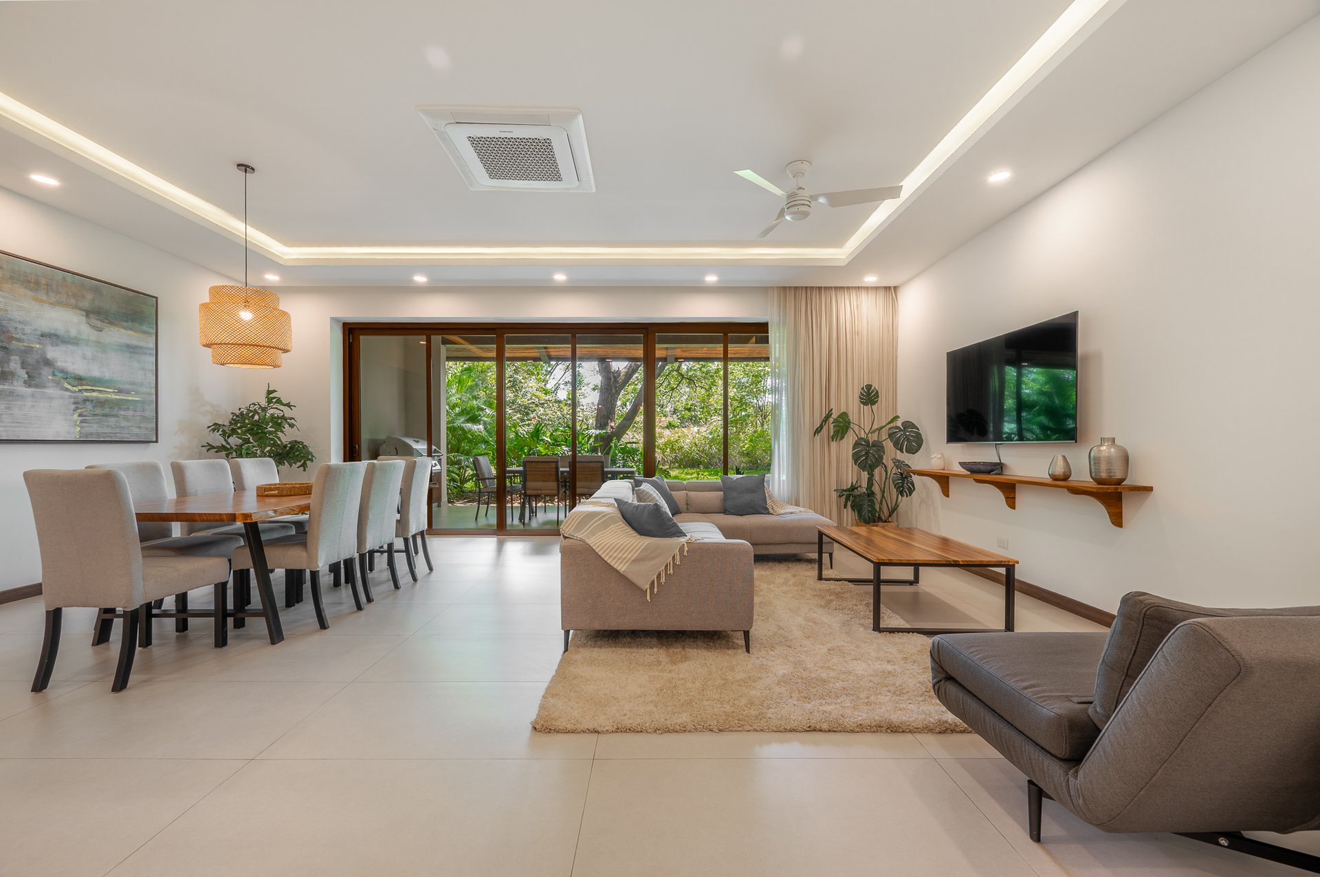 Malinches 27 A/B | Turnkey 6-Bedroom Duplex Investment in Hacienda Pinilla