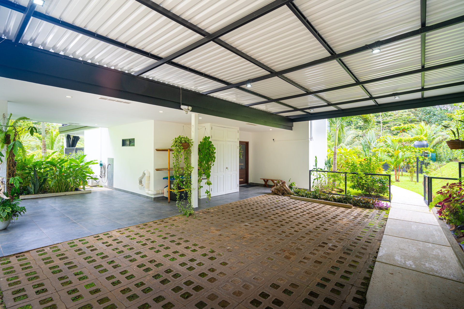 Modern 4-Bedroom Family Sanctuary with Infinity Pool, Edible Forest Garden - Exclusive Gated Ojochal Community 