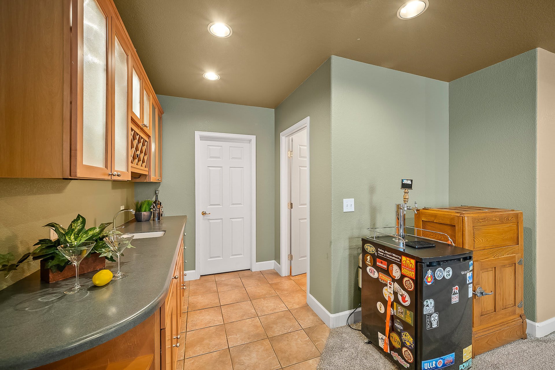 376 Mesa View Way