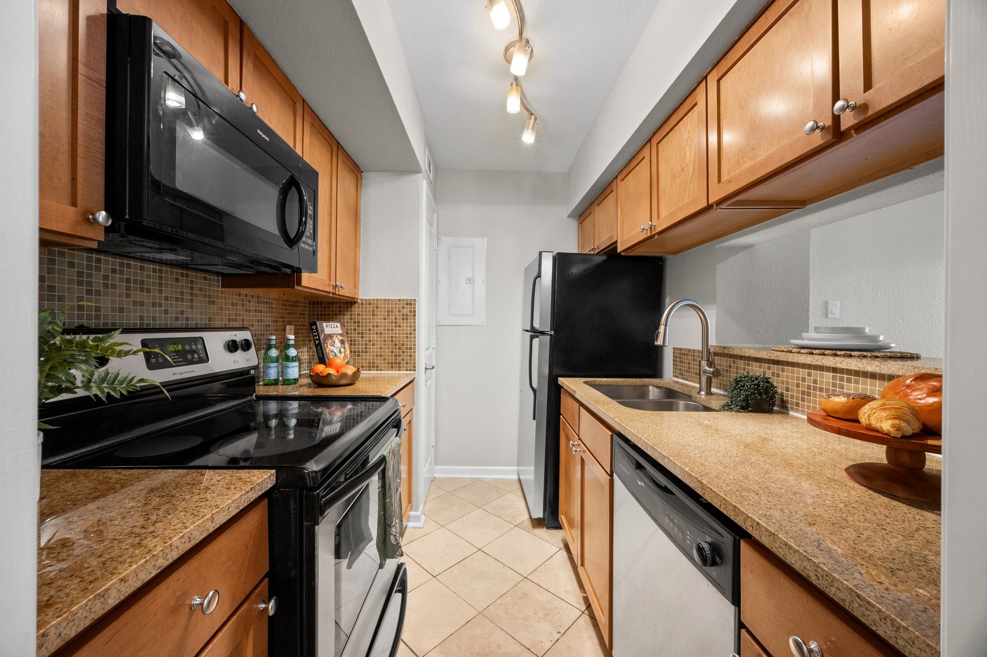 A Top-Floor Retreat in the Heart of 78704 | Two Suites + Fireplace