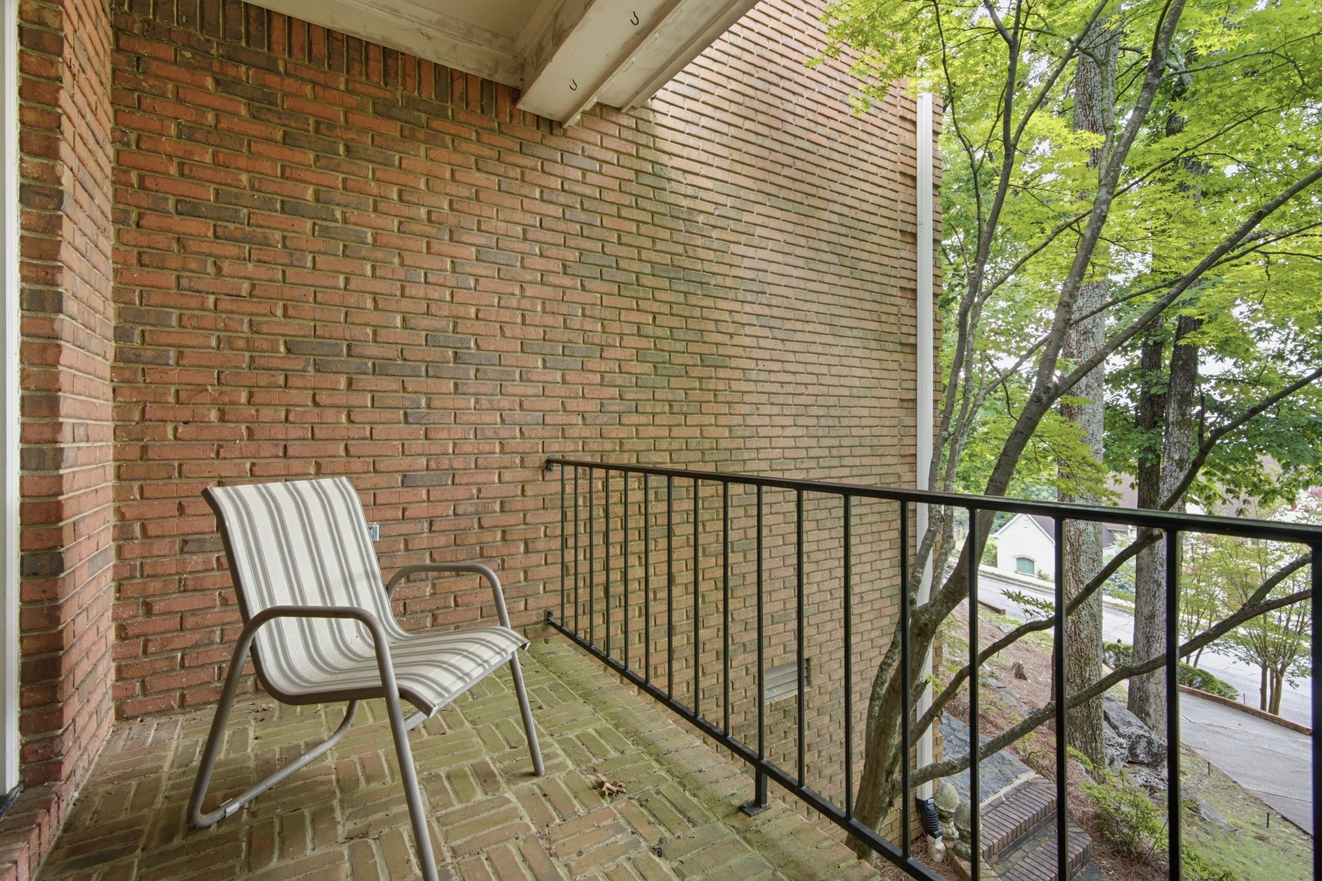 Where Luxury Meets the View on Monte Sano