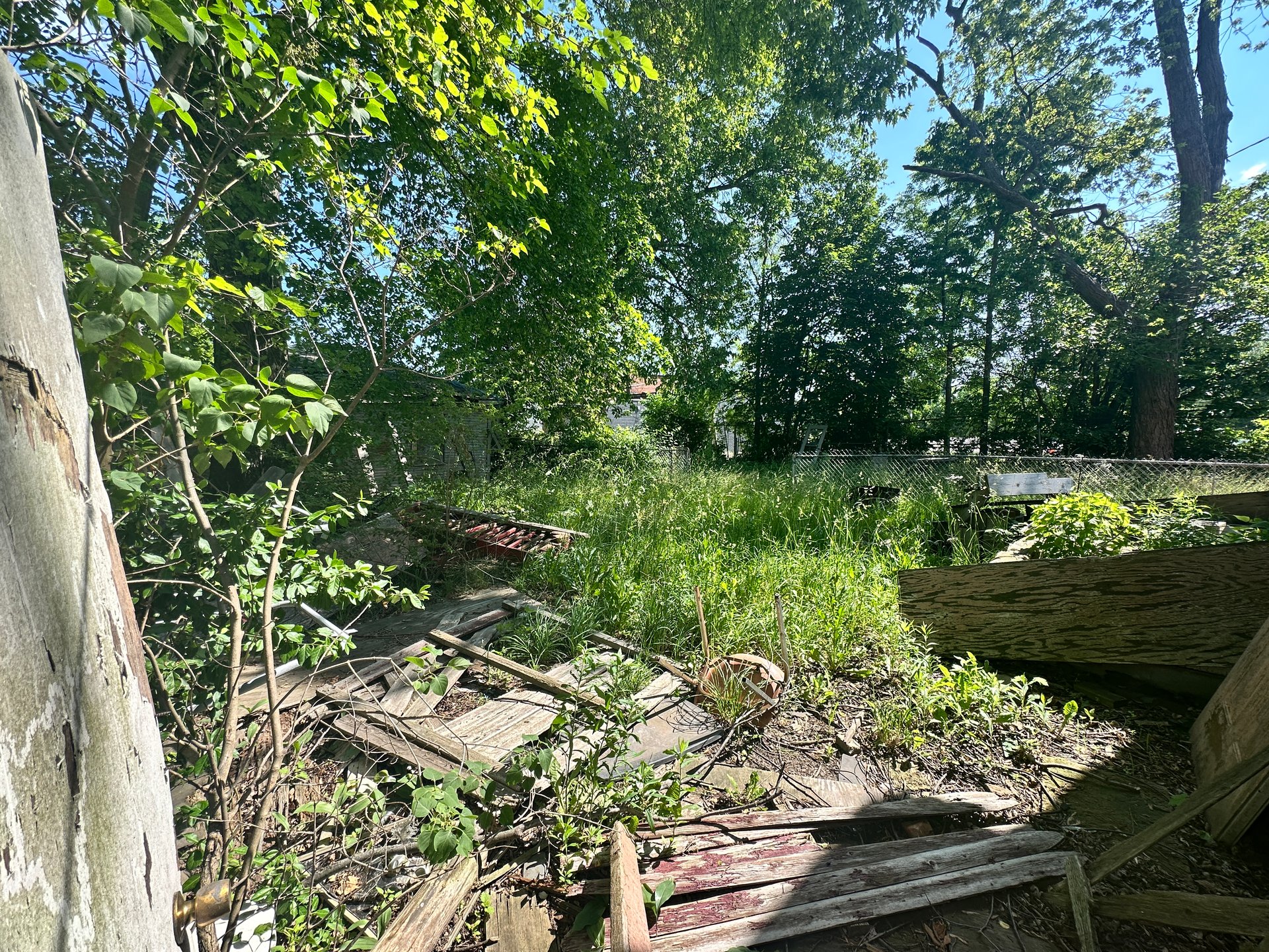 28 W Montana St