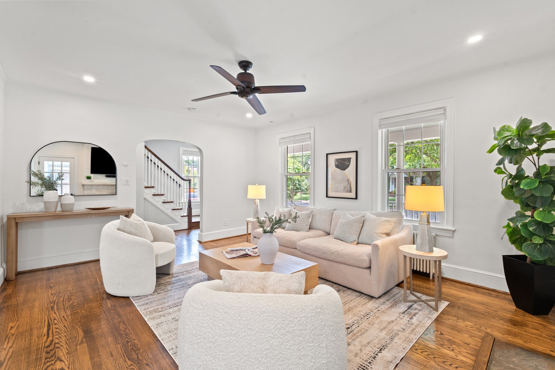 21 W Oak Street