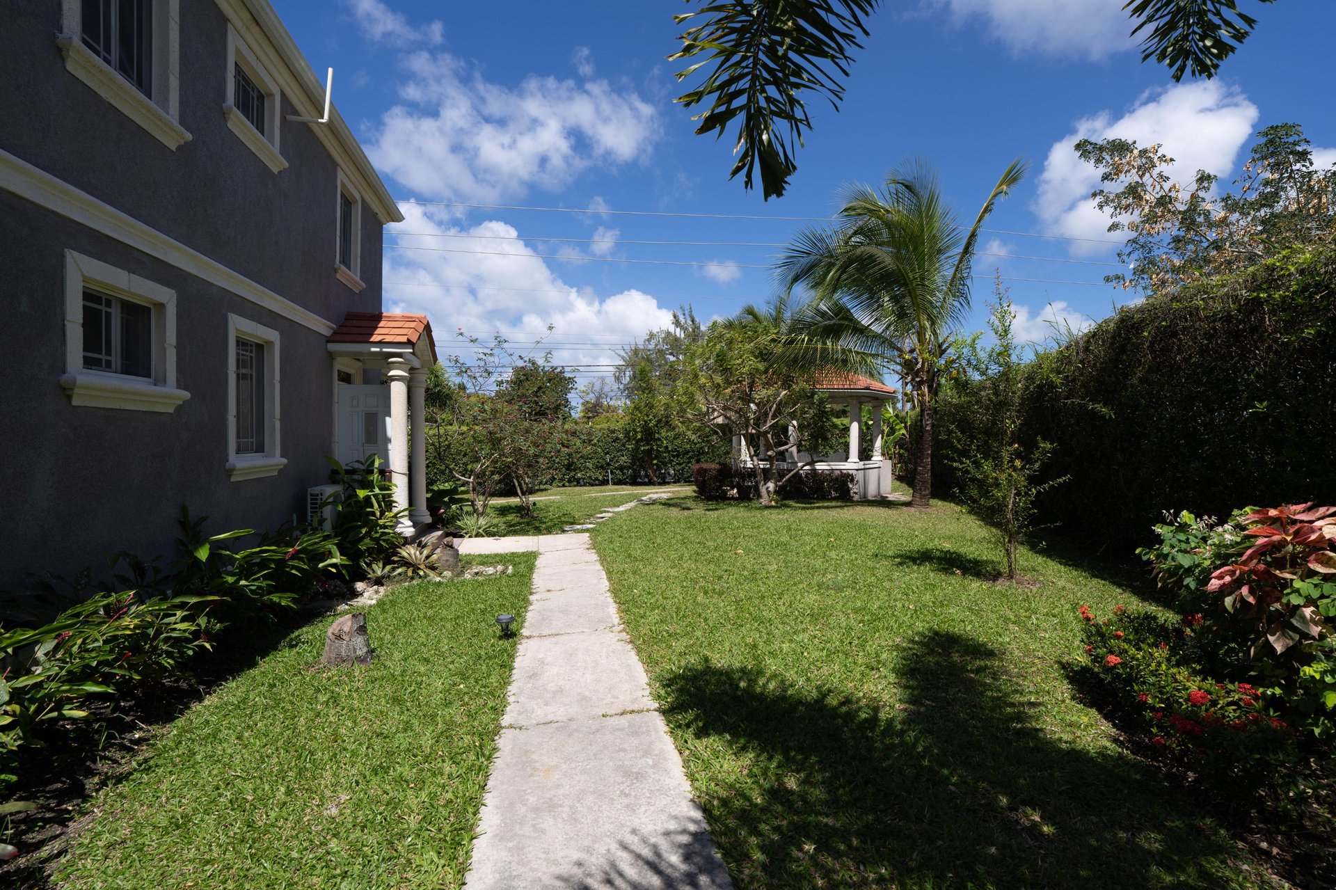 Halls Villa 