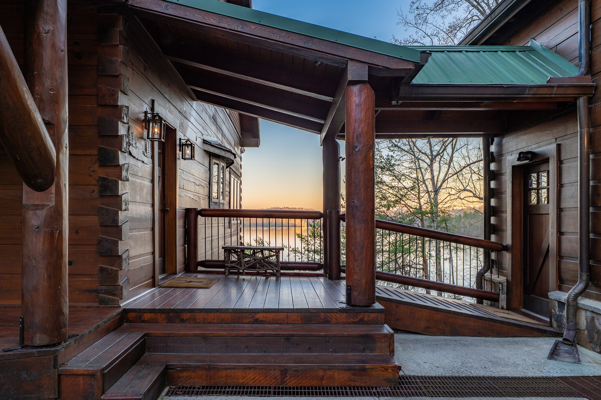 3406 Thunder Point
