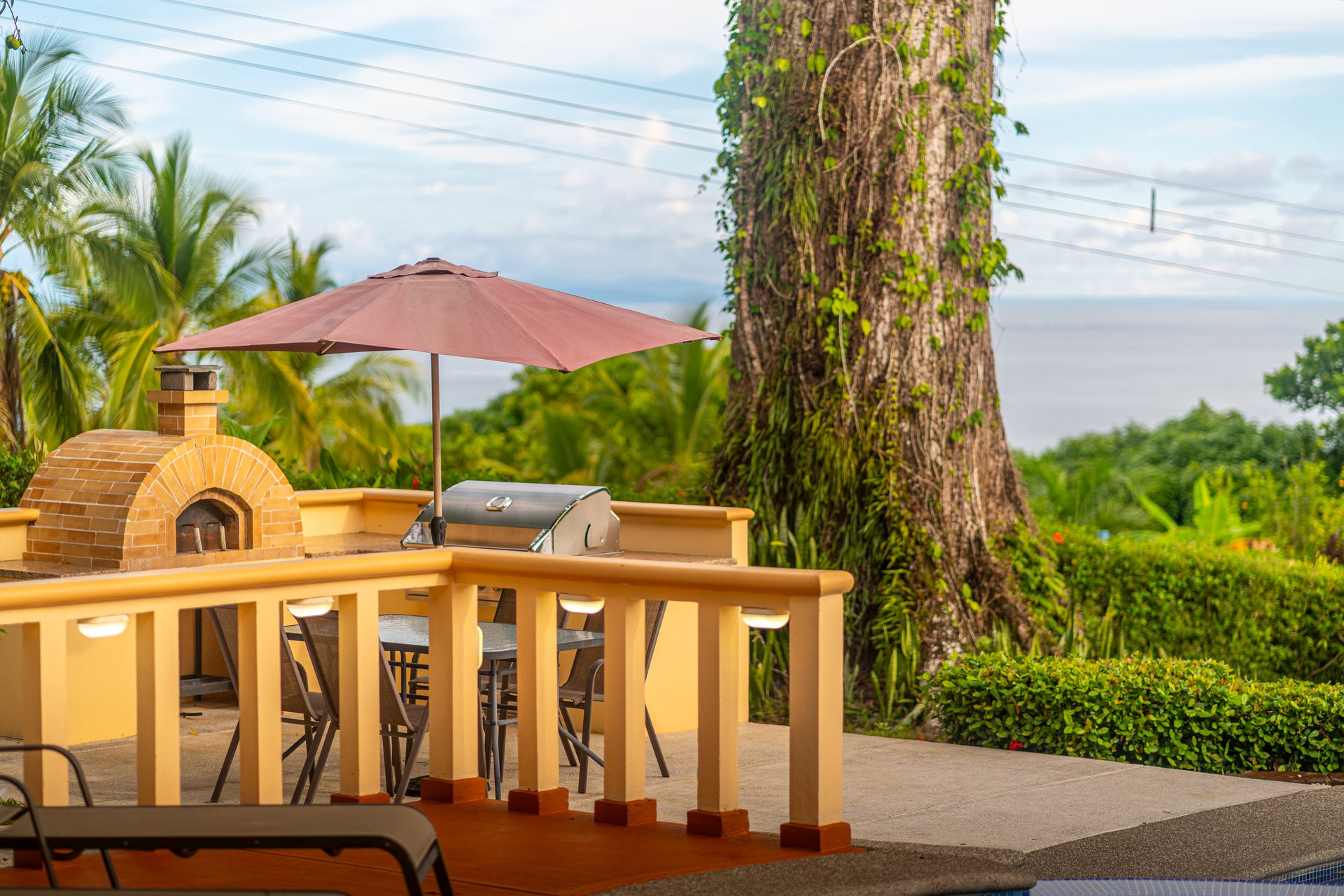 Classic Luxury at Casa Ceiba, Coastal Ocean View 4 Bedroom Home Near Uvita