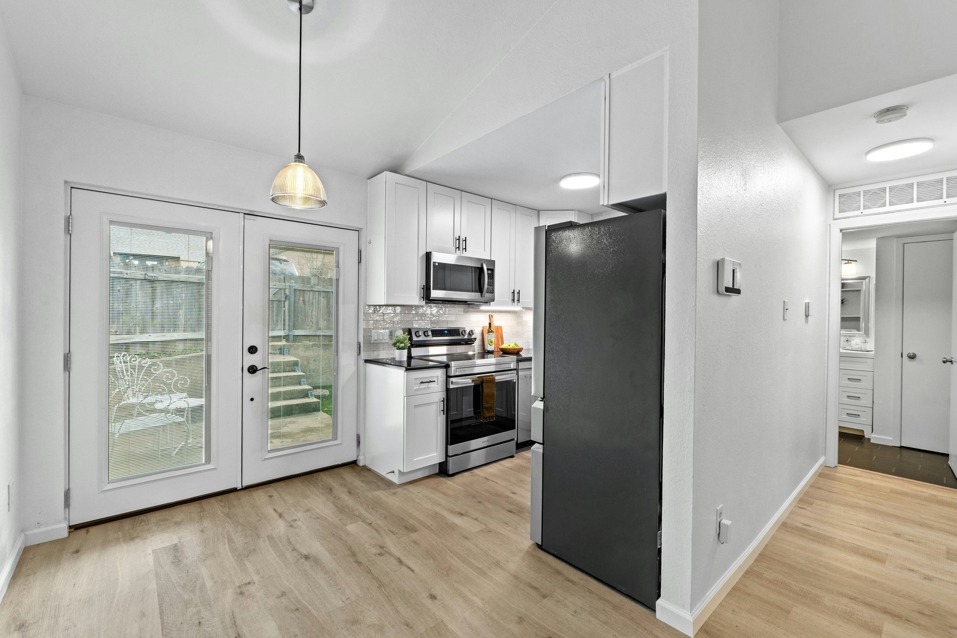 Bright & Chic Corner Lot Home in Coppertree Condos