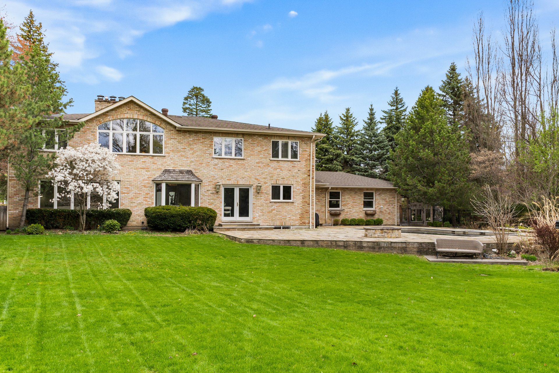 2154 Oneida Cres