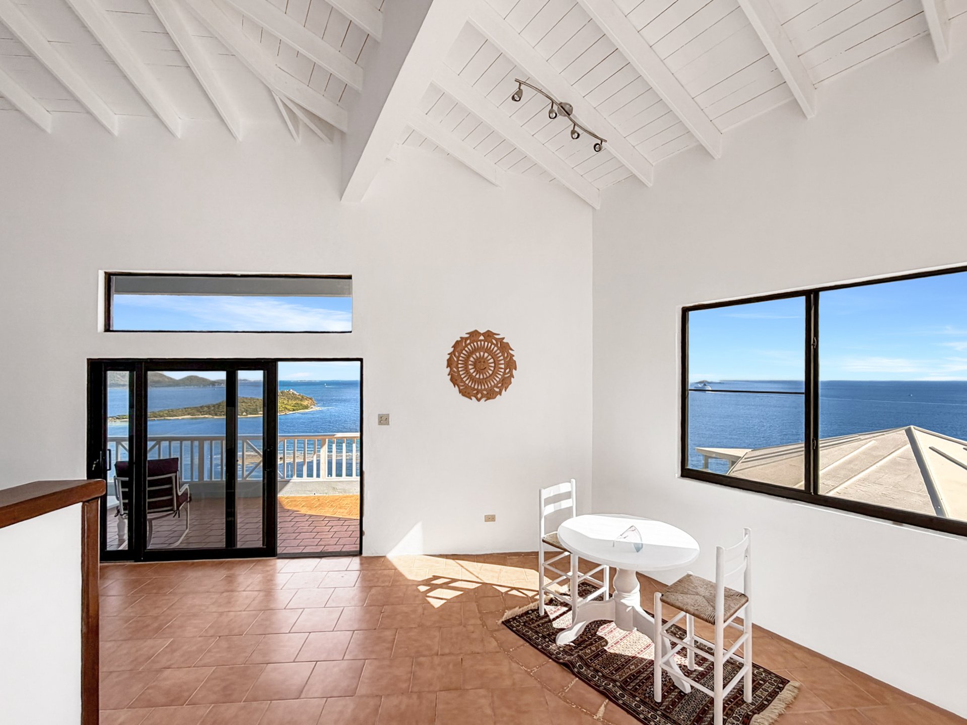 1110 Large Studio-Hodges Creek