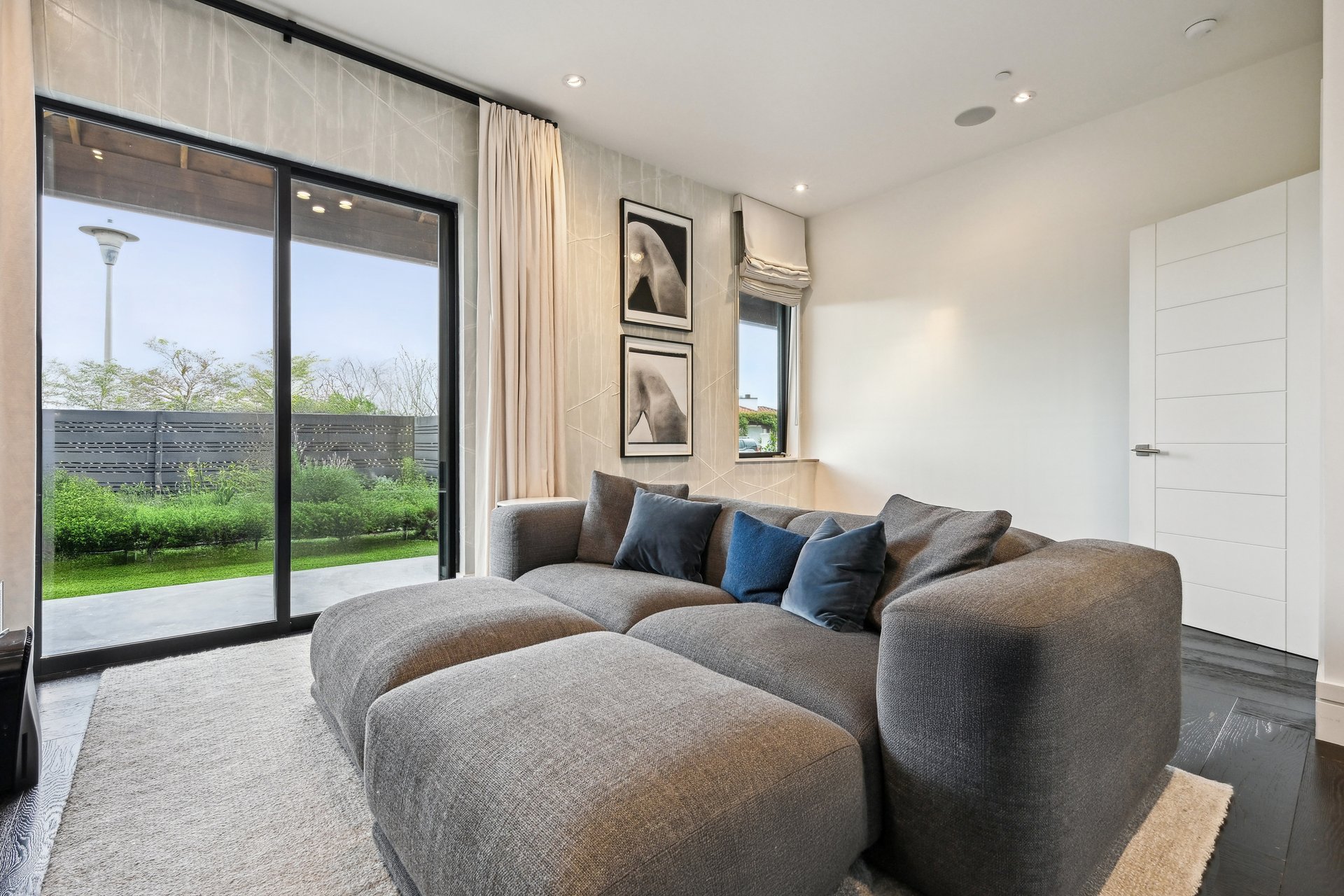 A Waterfront Masterpiece of Modern Luxury- Represented Seller