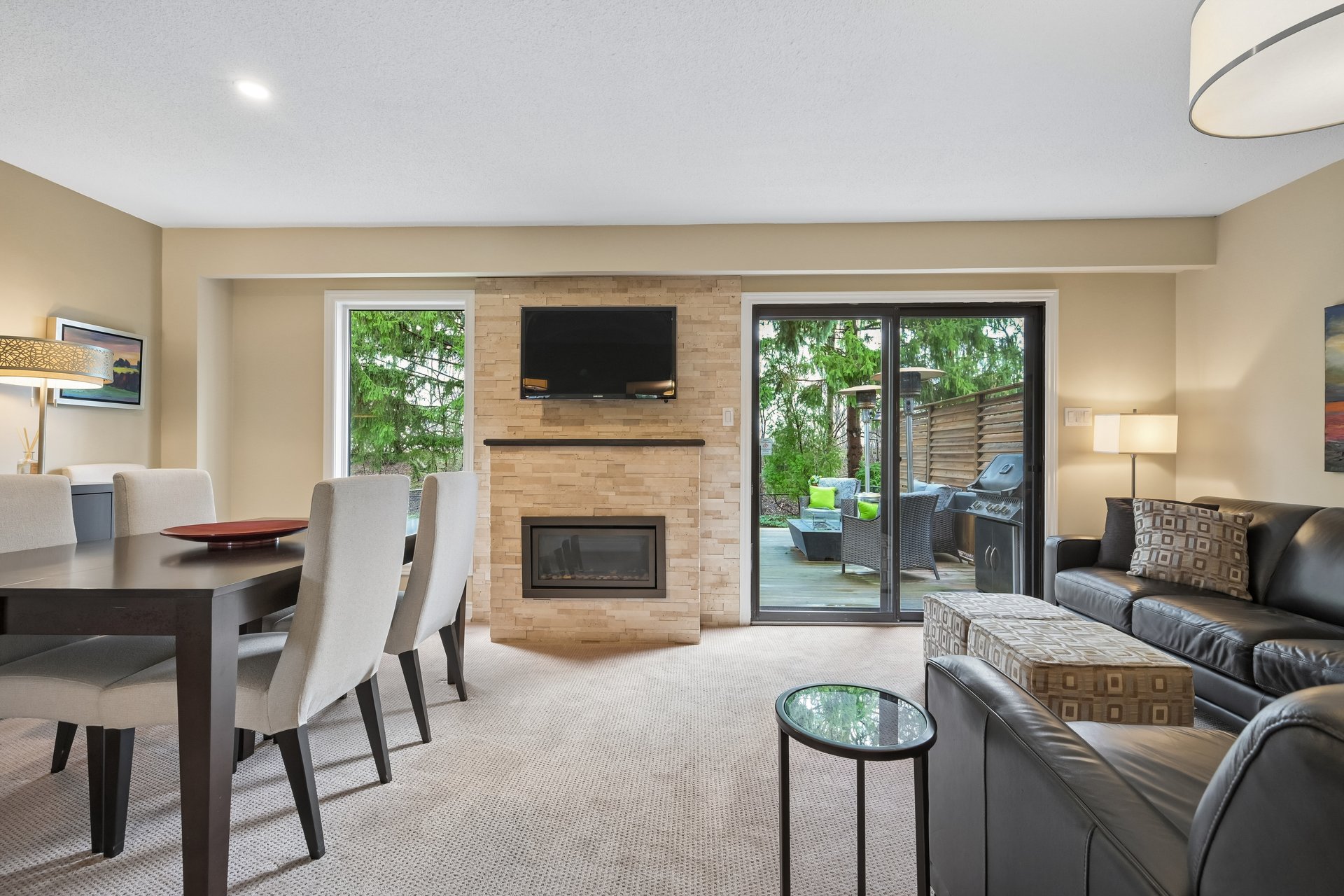 Ravine Living in Glen Abbey!