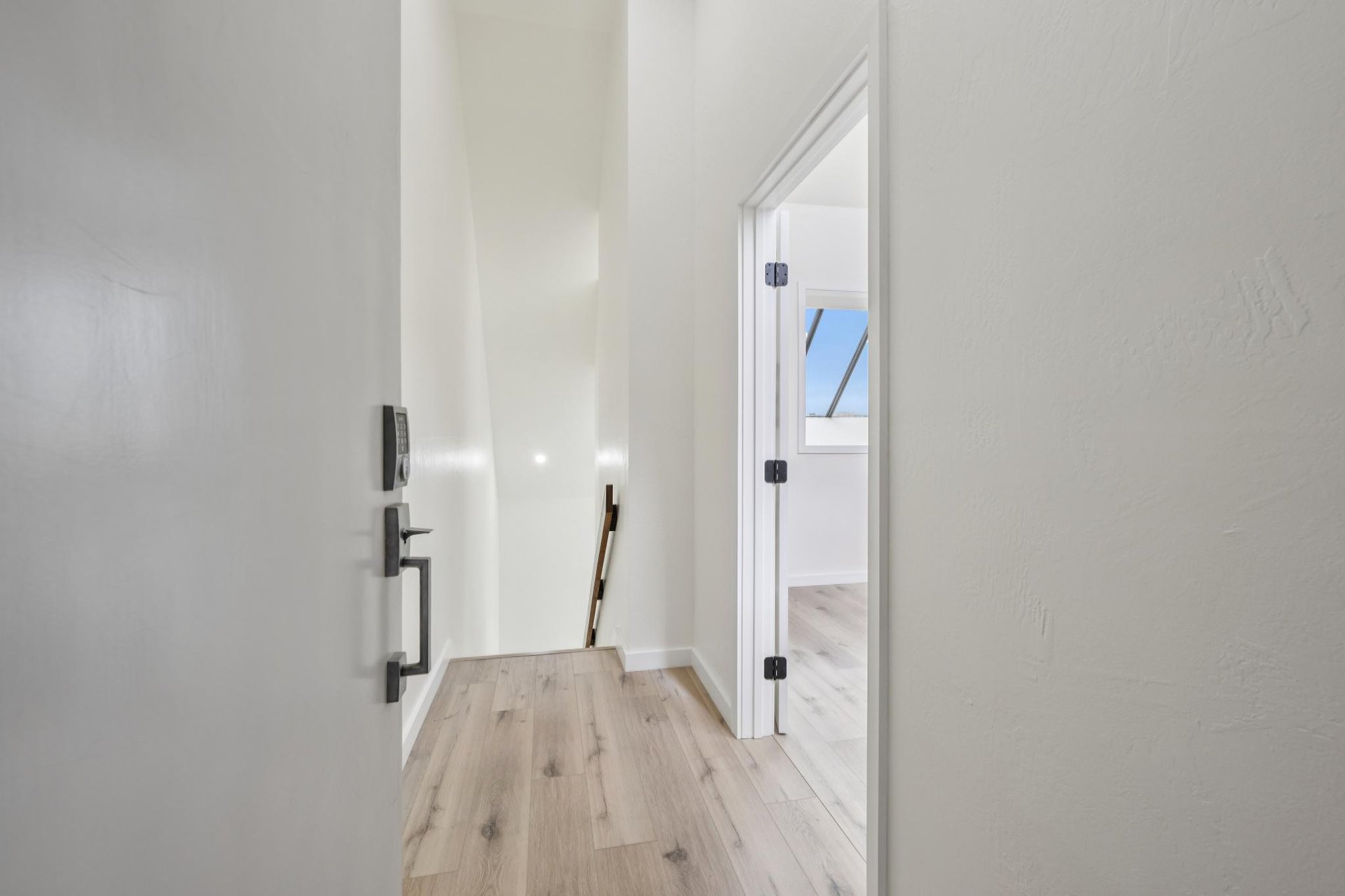 7 Embarcadero West #207
