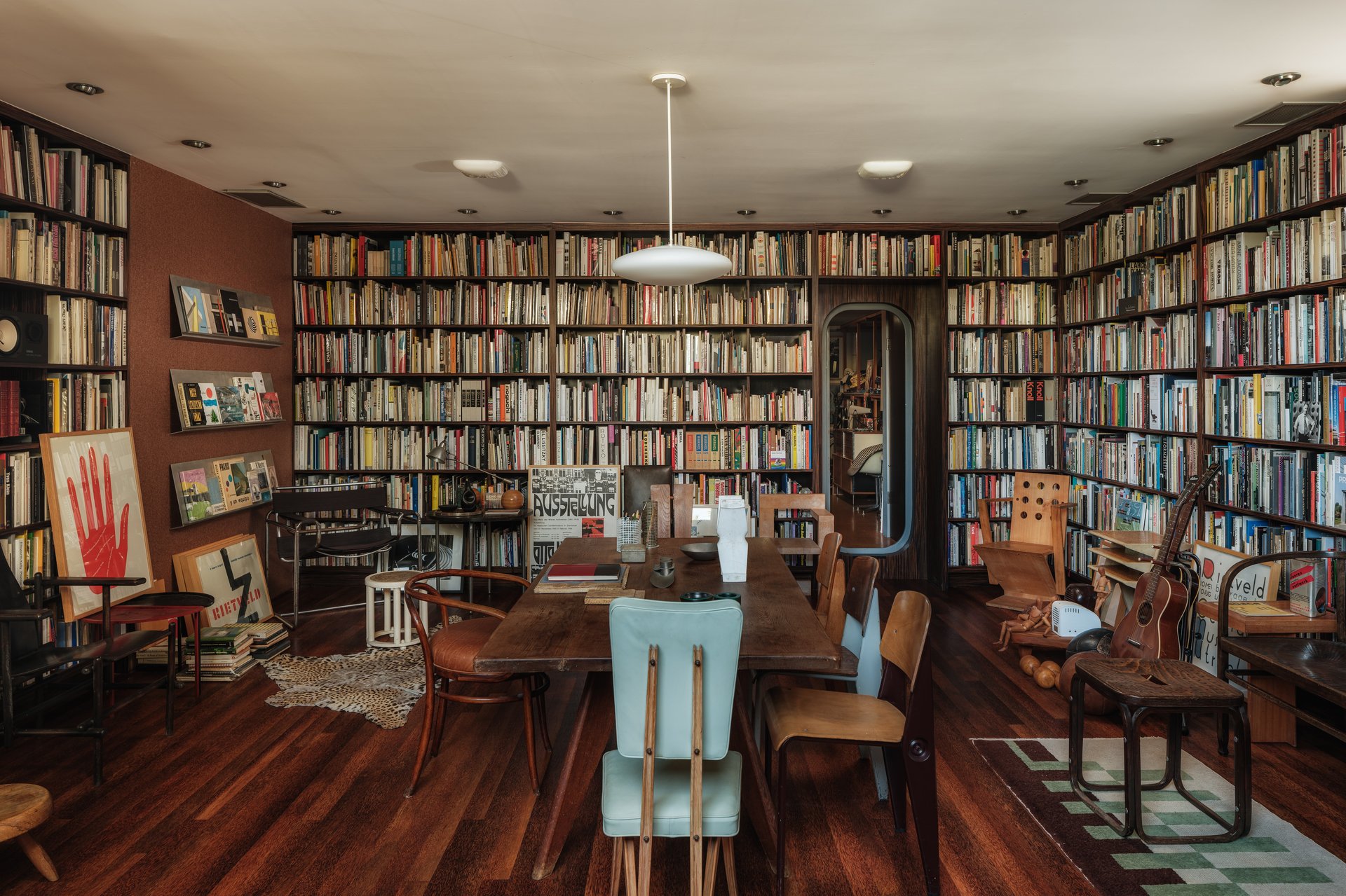 1911 La Mesa Dr