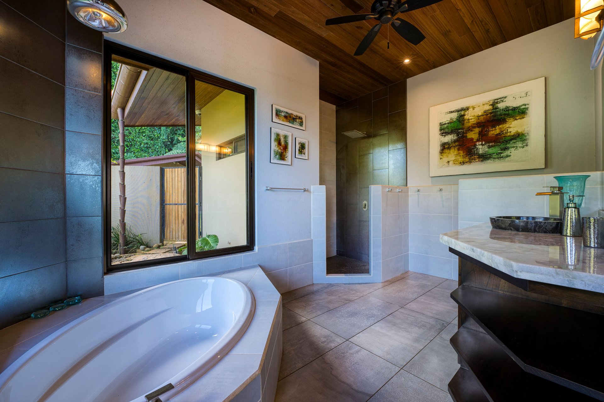 Casa Bambú – LUXURY 5 BEDROOM ESTATE WITH EXCEPTIONAL OCEAN VIEWS