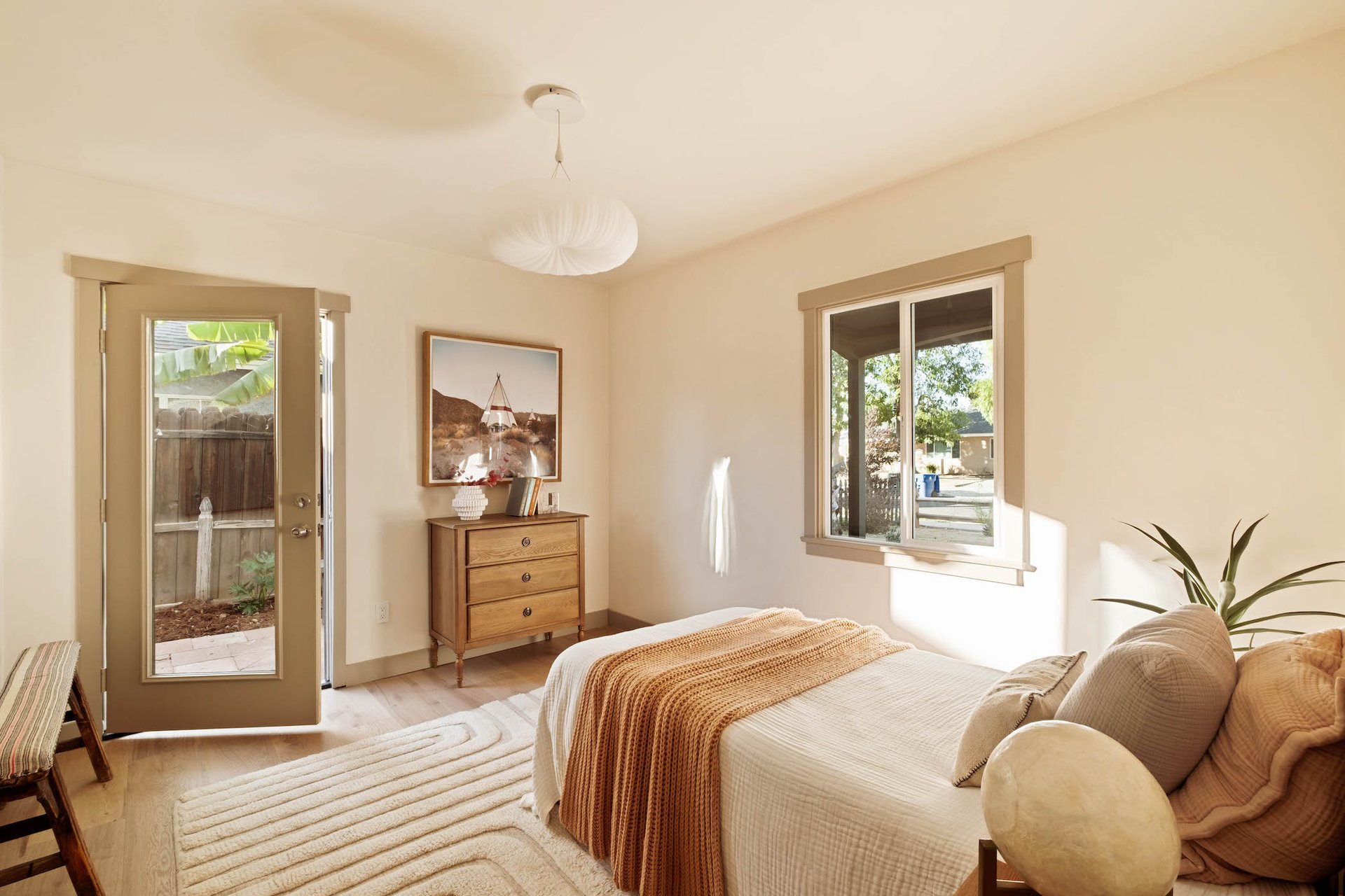 Outback Modern. Lake Balboa
