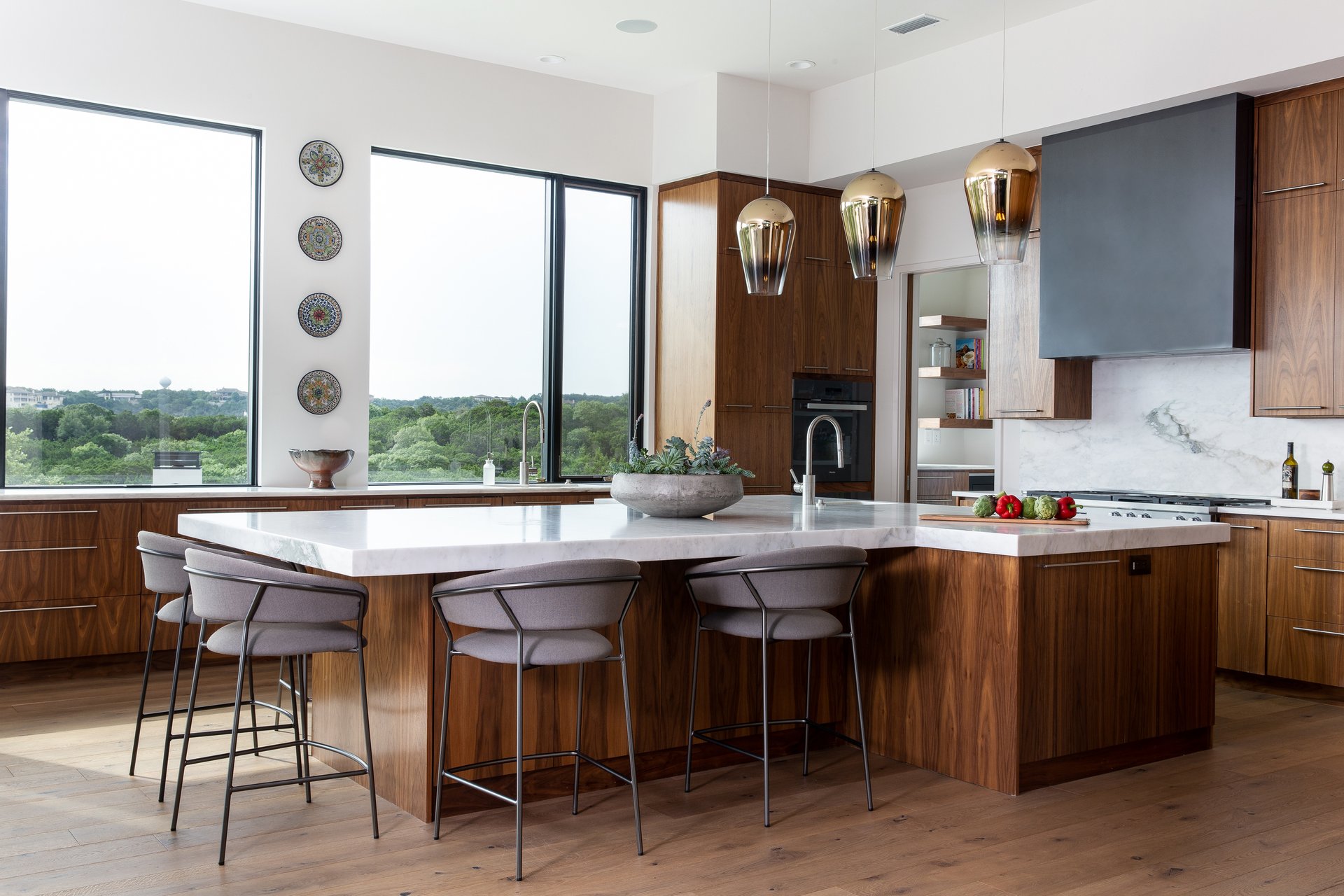 Contemporary Design & Spectacular Views