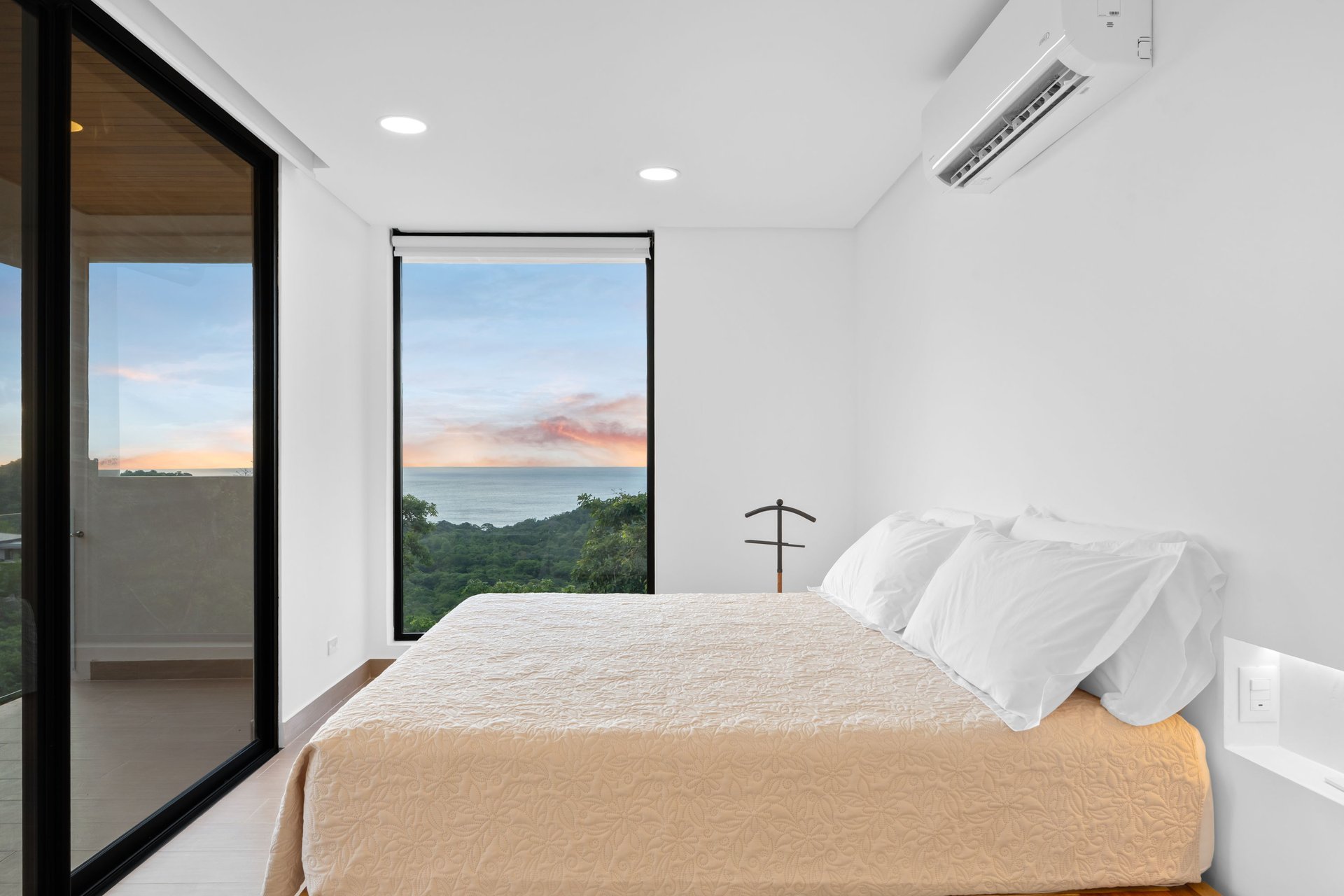 Casa Flores del Mar | Contemporary Ocean-View Home in Las Ventanas