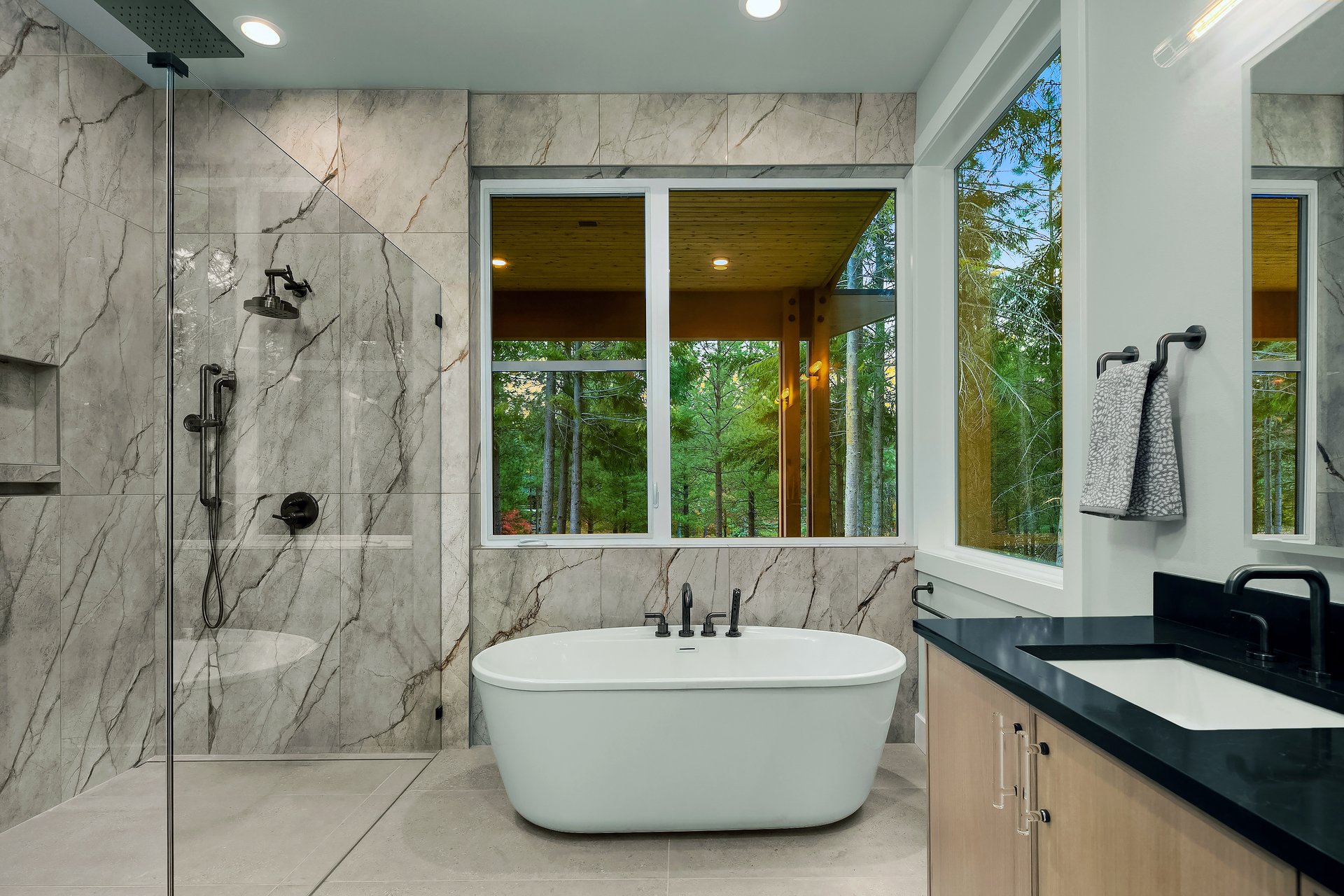 1130 Ruby King Loop