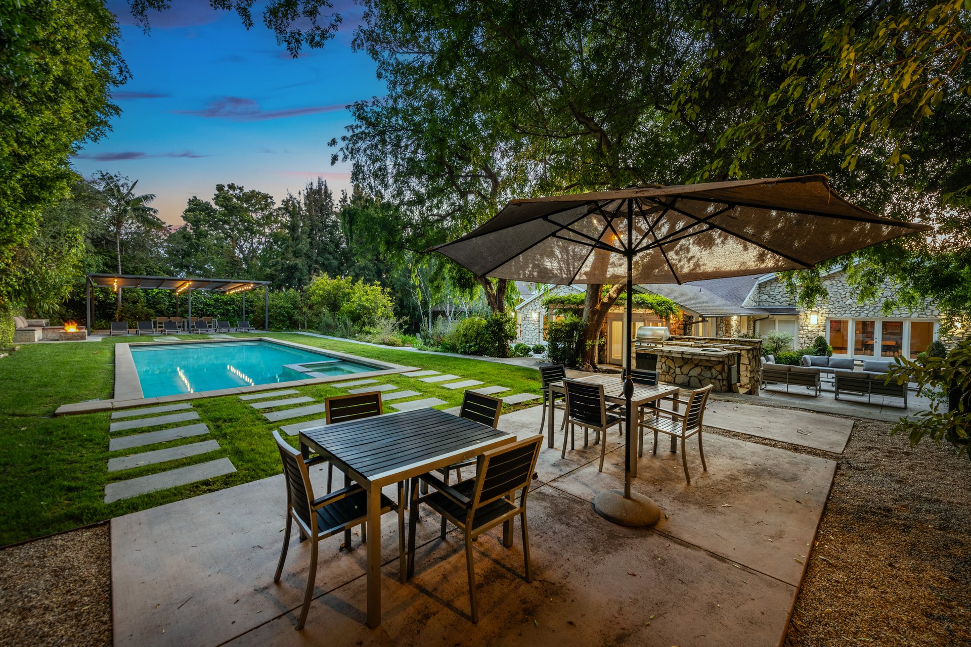 422 Parkwood Dr