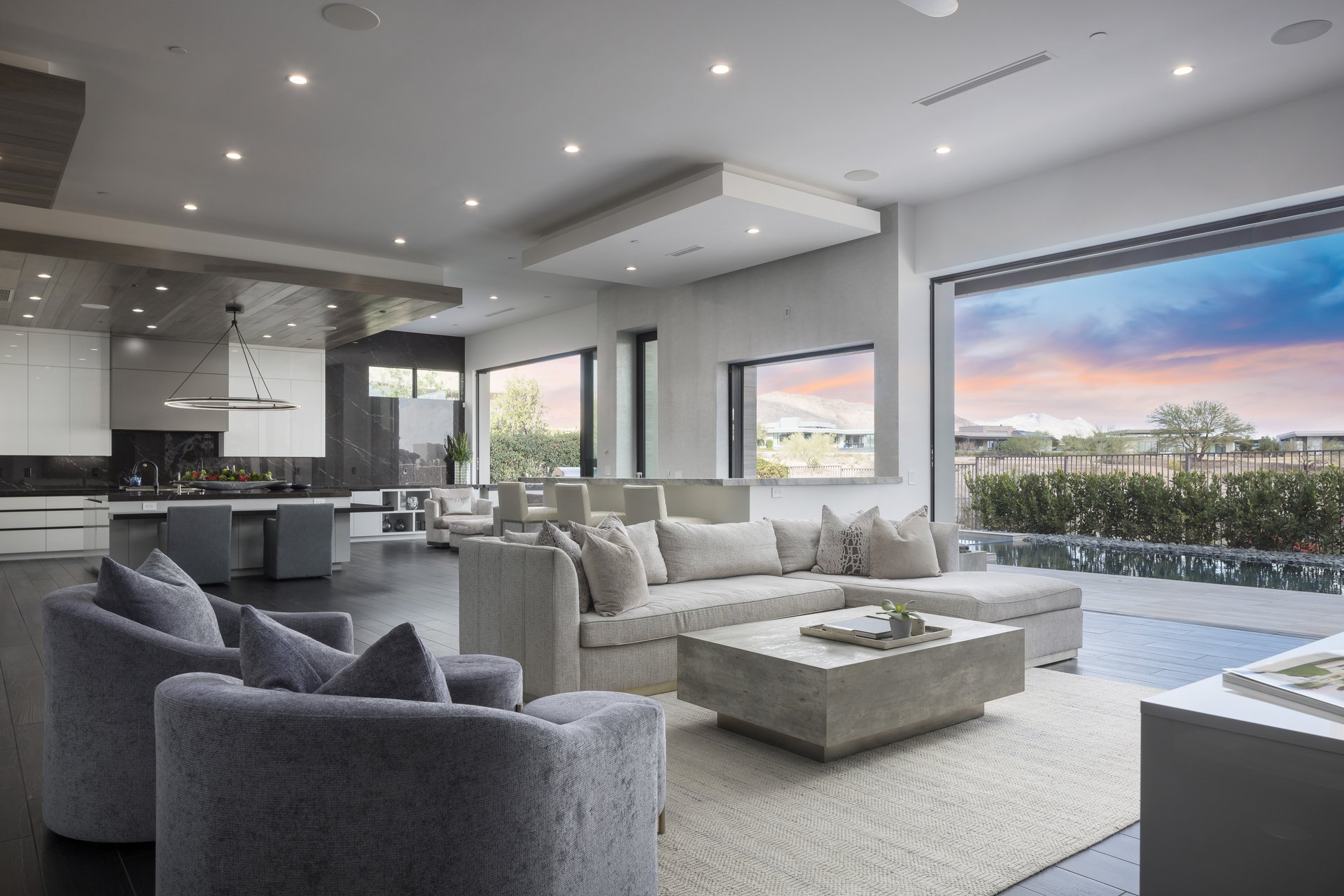 34 Sun Glow Ln, Las Vegas, NV 89135